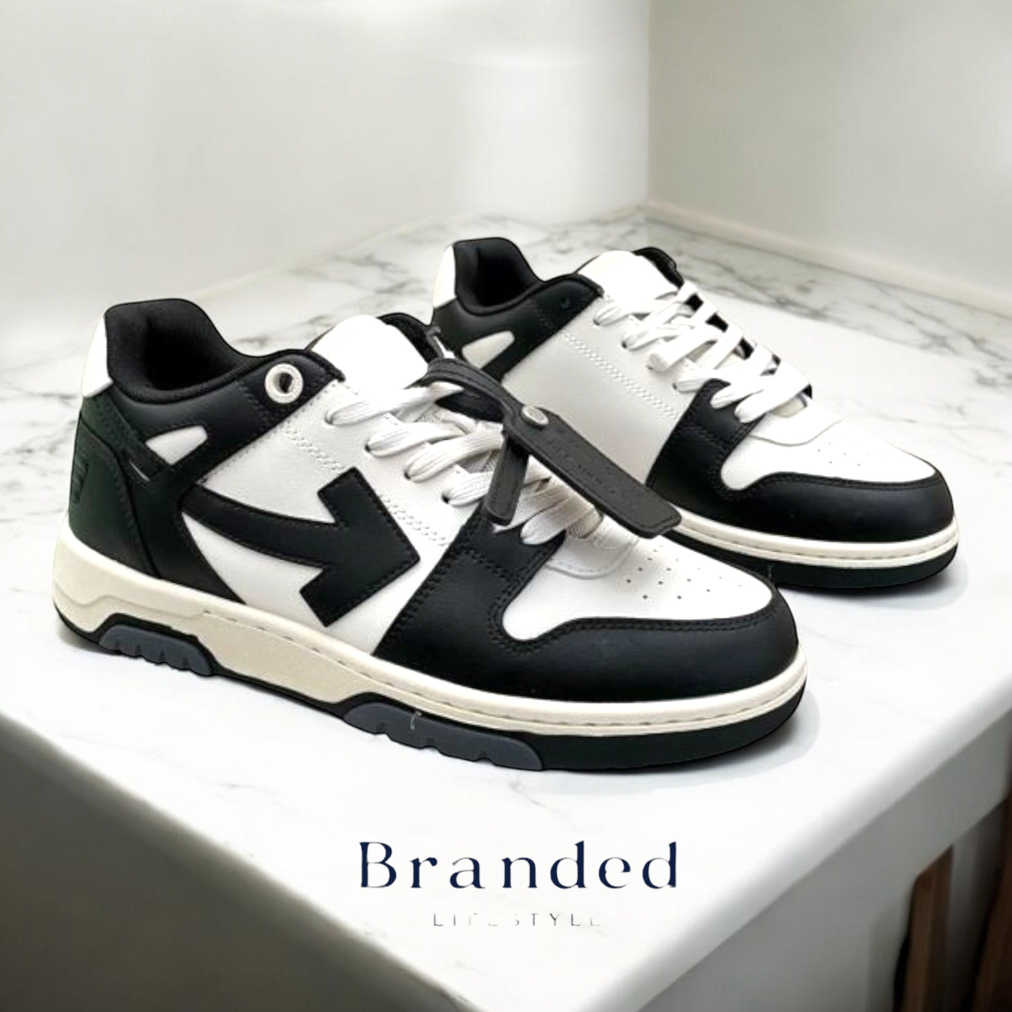 (PRE-ORDER) OW - OUT OF OFFICE TRAINER