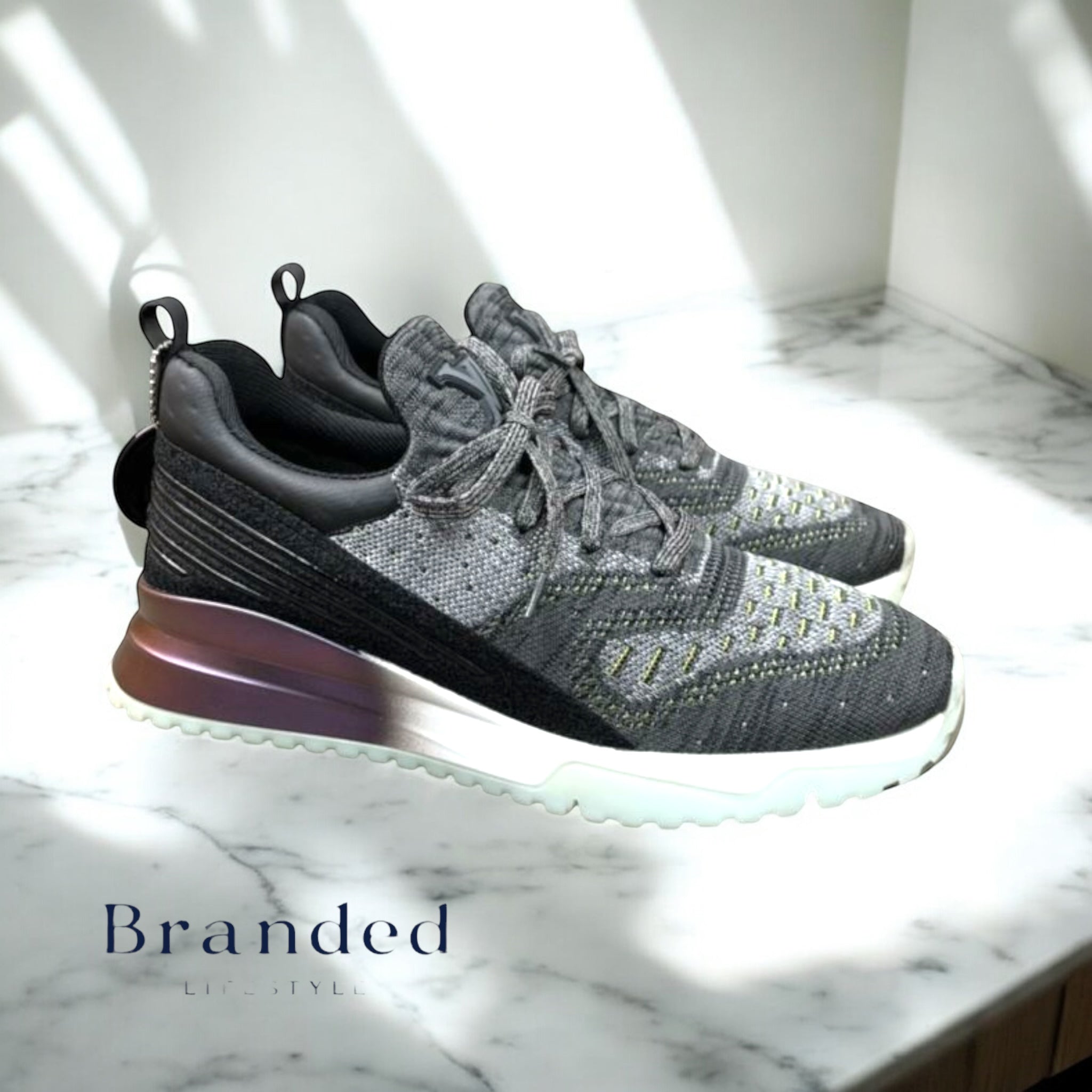 (PRE-ORDER) LVE - VNR TRAINER