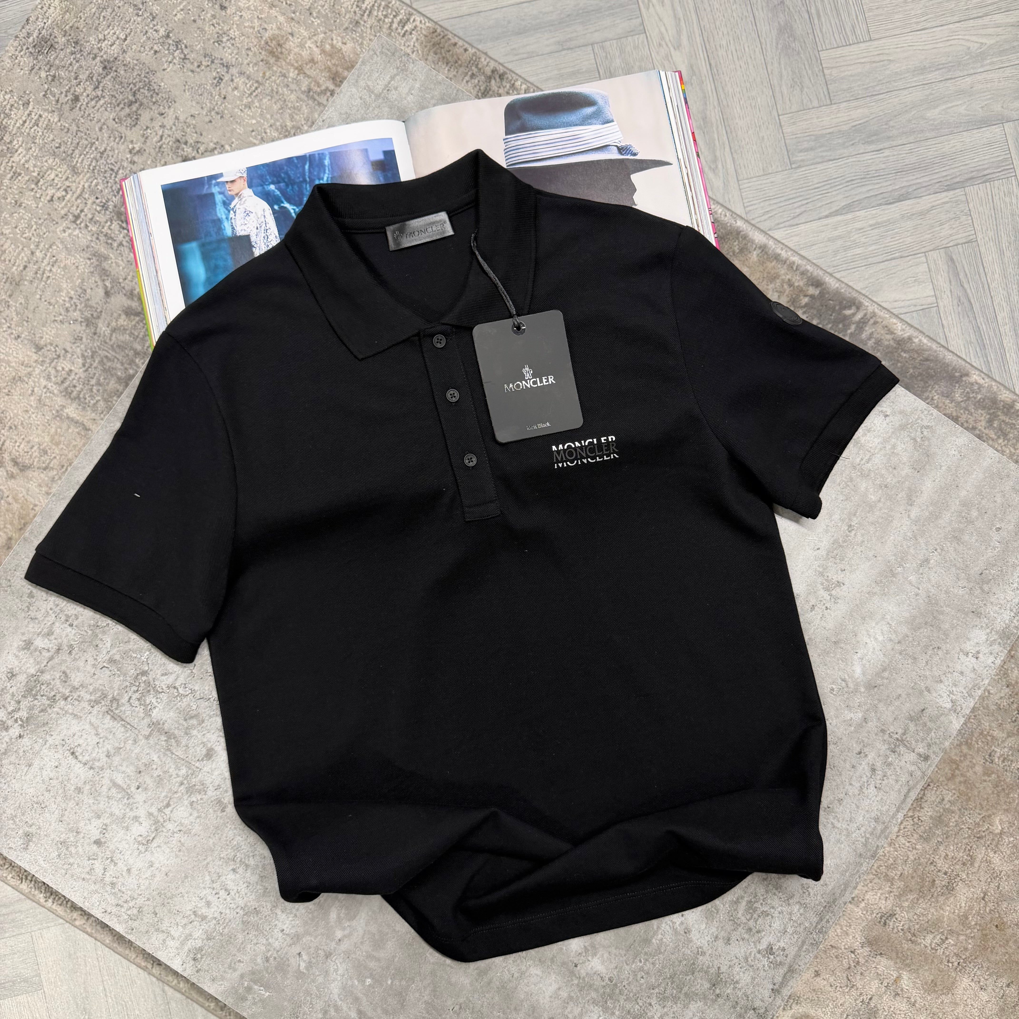 MNCLR SPLIT LOGO POLO - BLACK