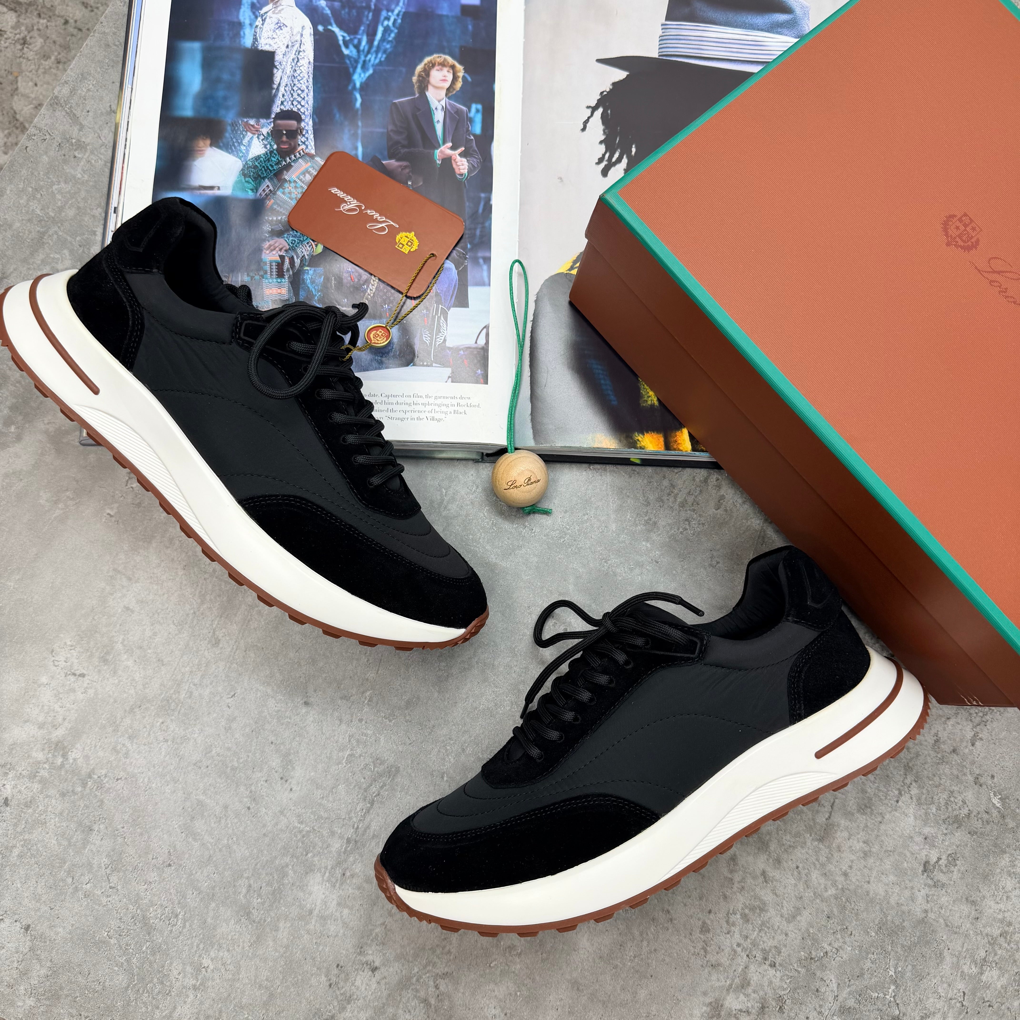 (PRE-ORDER) LORO - TRAINERS - BLACK