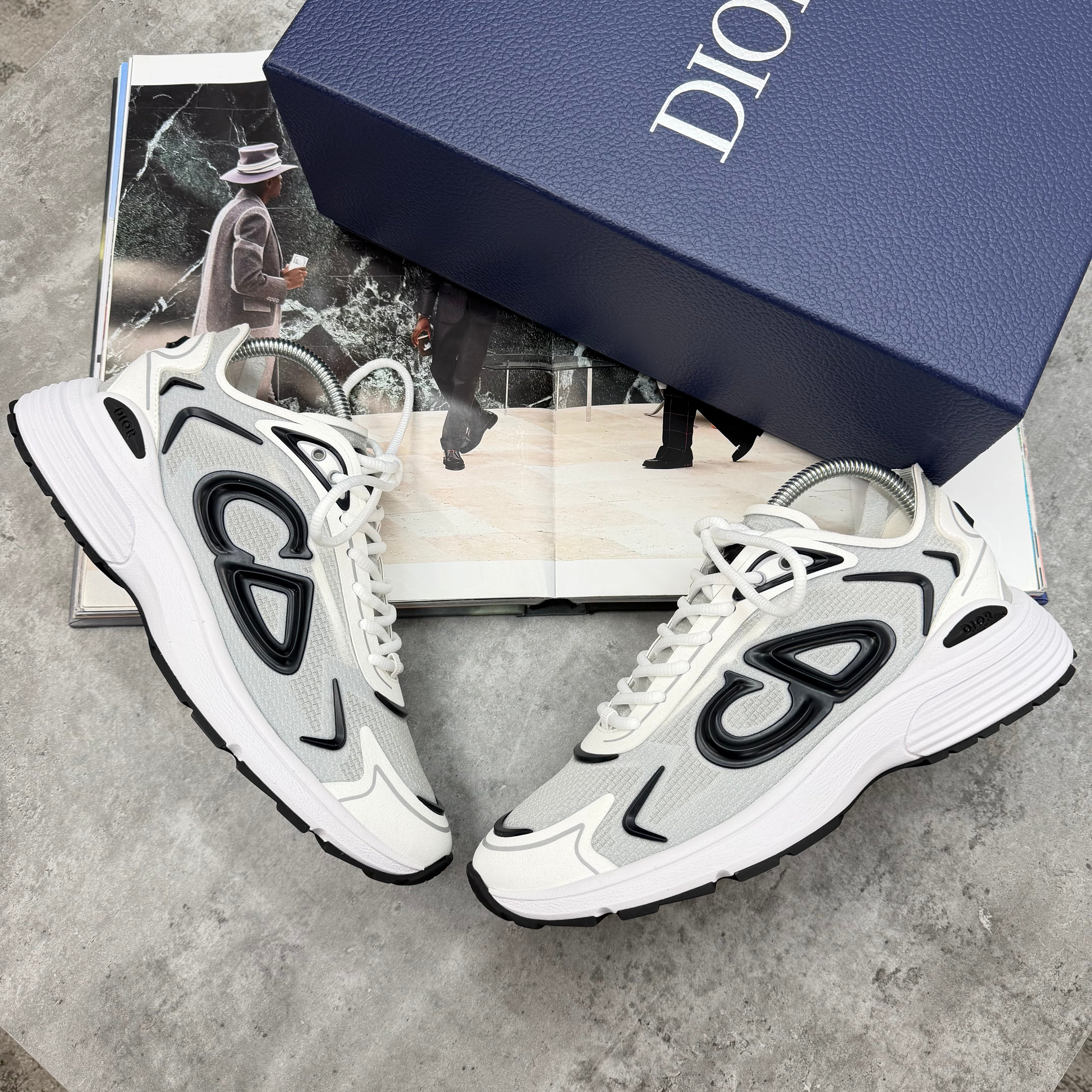 B30 - TRAINER - WHITE/FROSTED