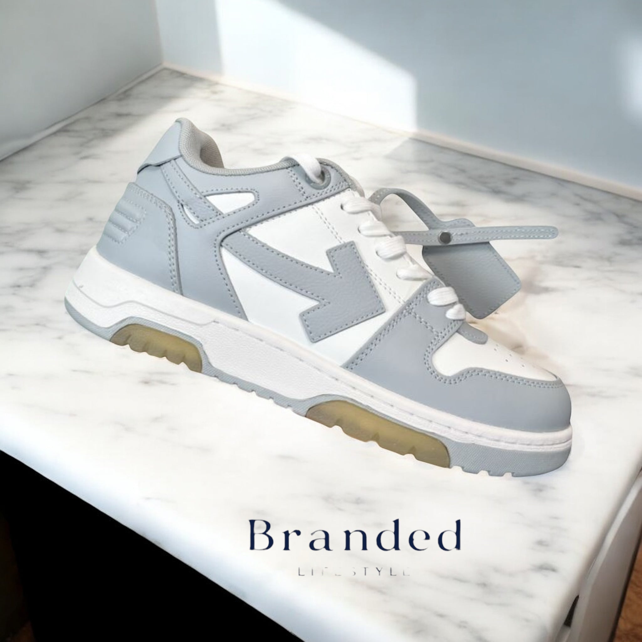 (PRE-ORDER) OW - OUT OF OFFICE TRAINER