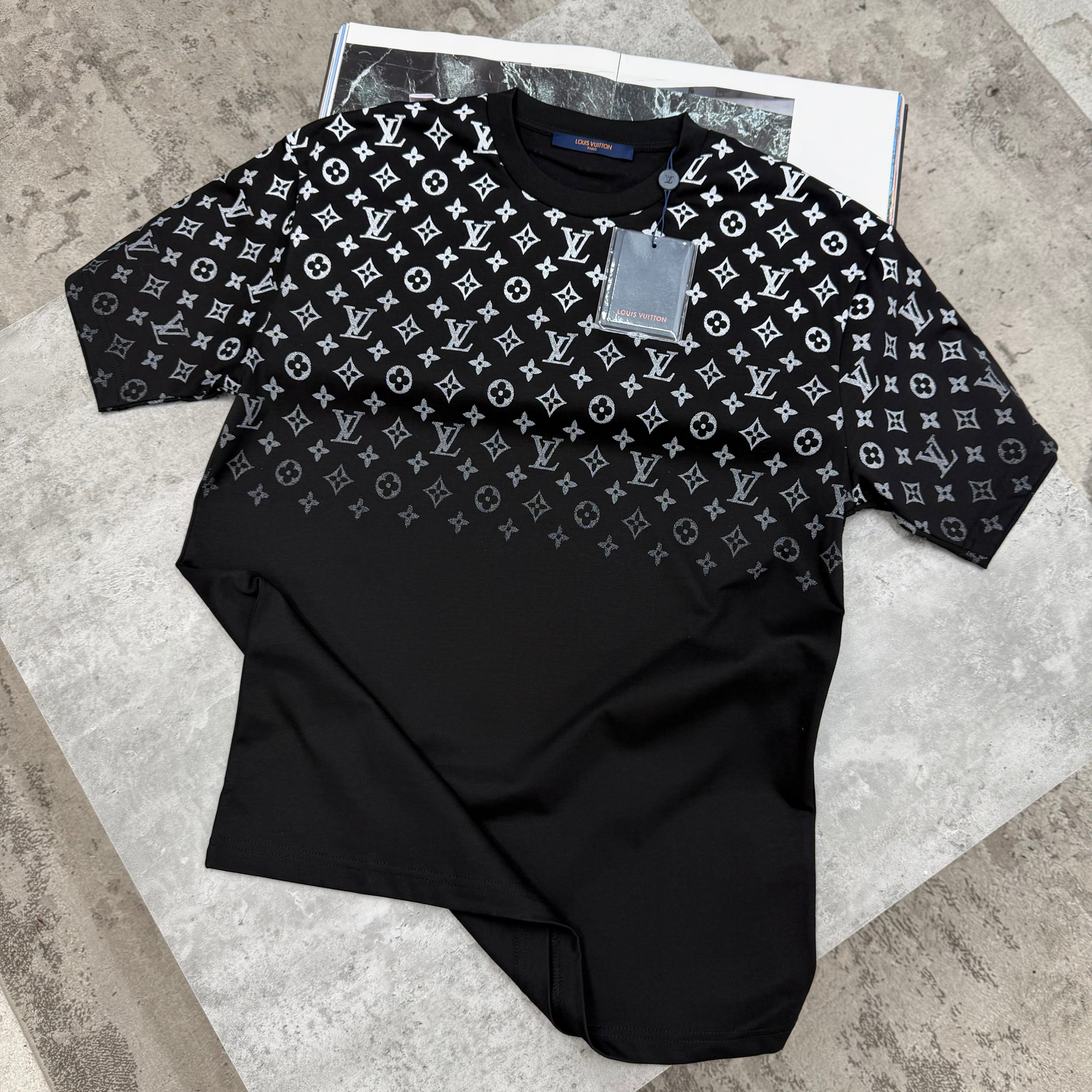 LVE - MONOGRAM T-SHIRT - BLACK