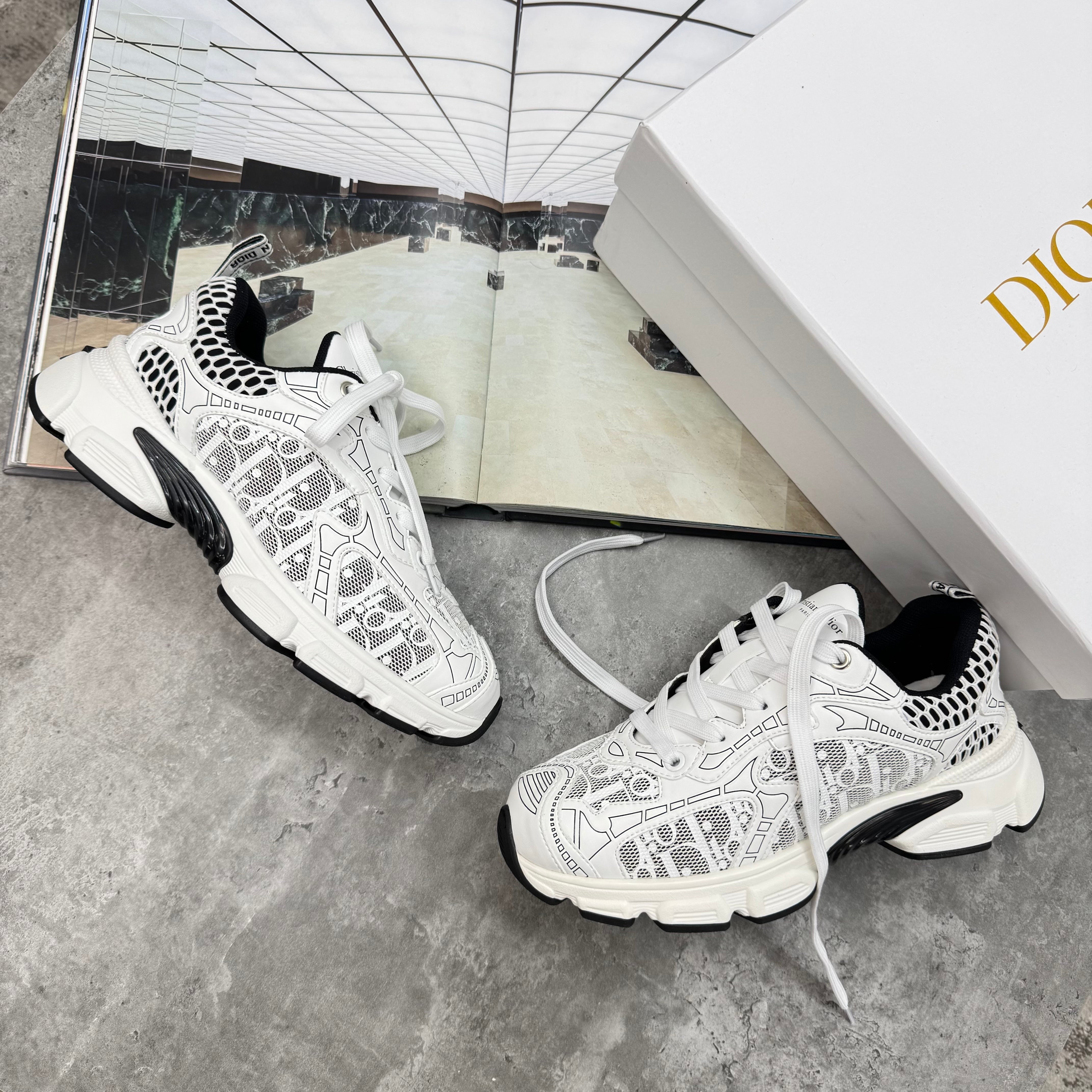 WOMENS CD VIBE TRAINER - WHITE