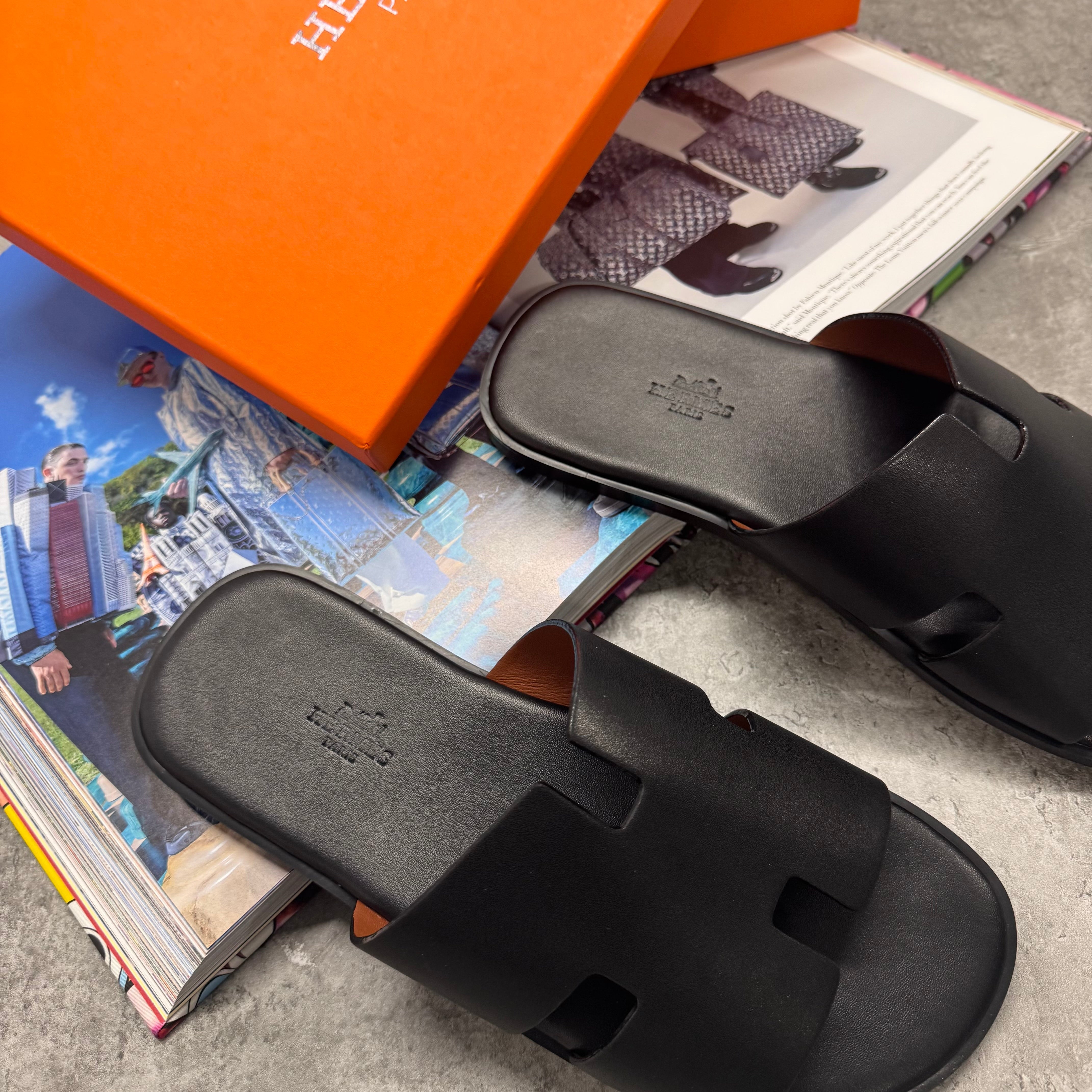 H SLIDES - BLACK