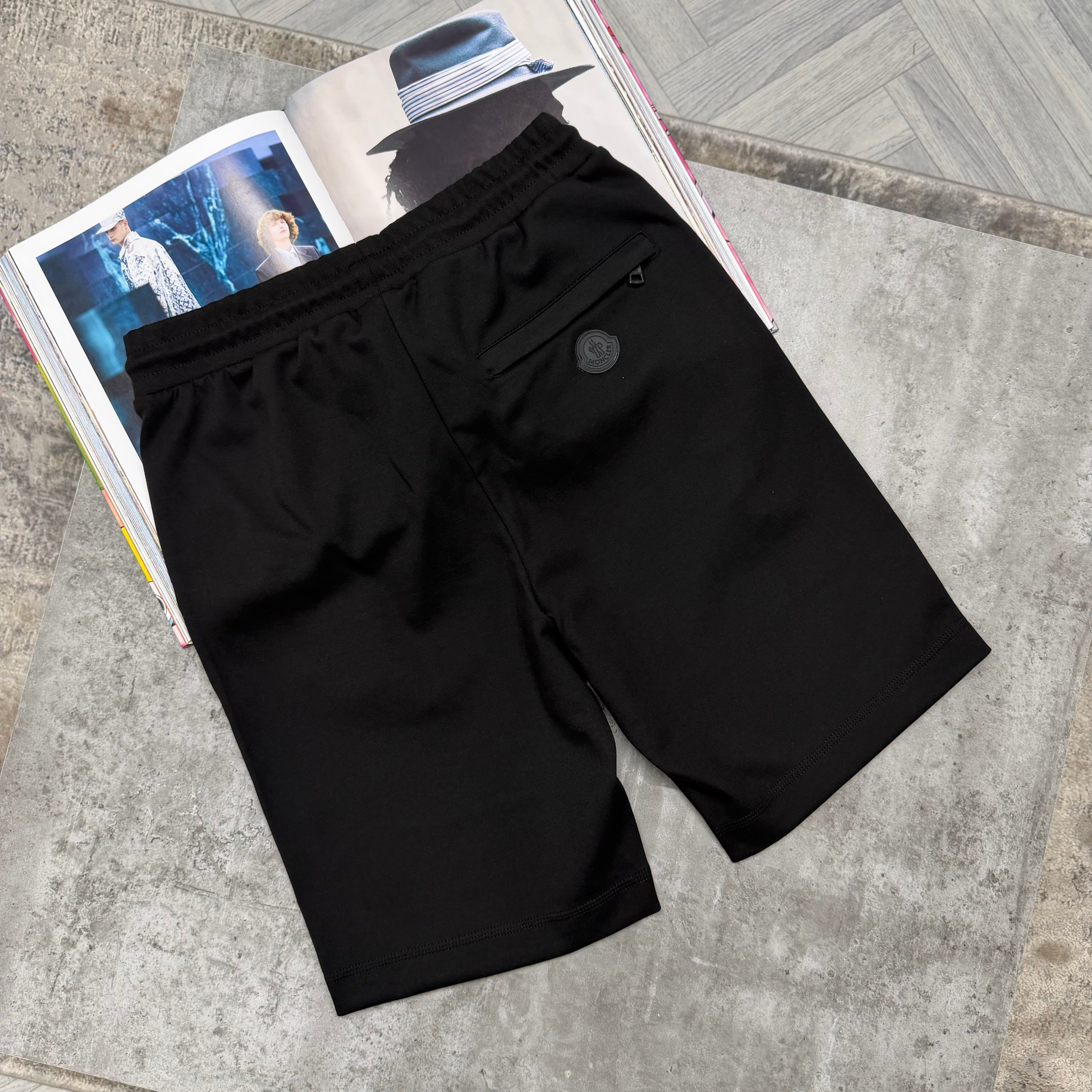 MNCLR SPLIT LOGO COTTON SHORTS - BLACK