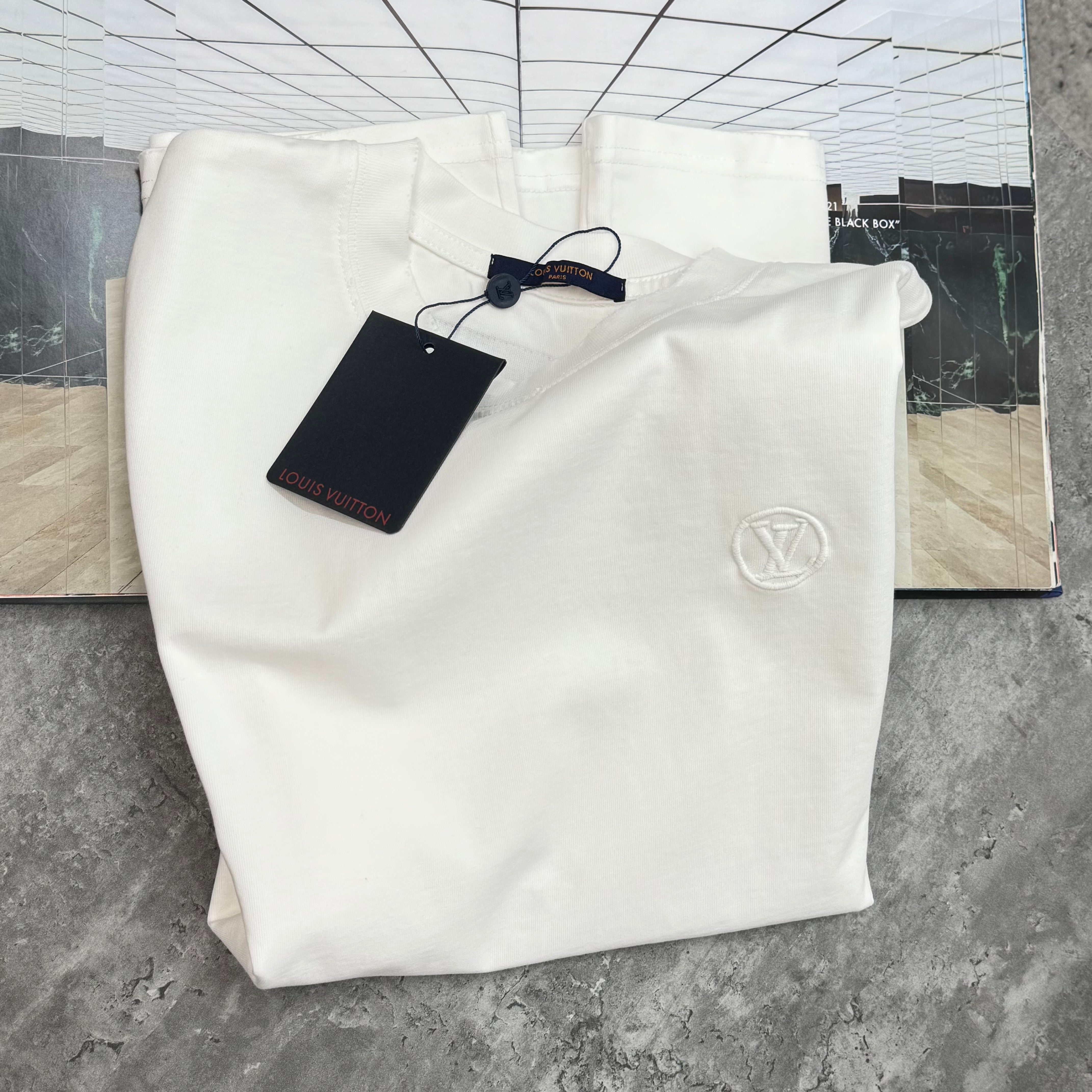 LVE - CIRCLE LOGO T-SHIRT - WHITE