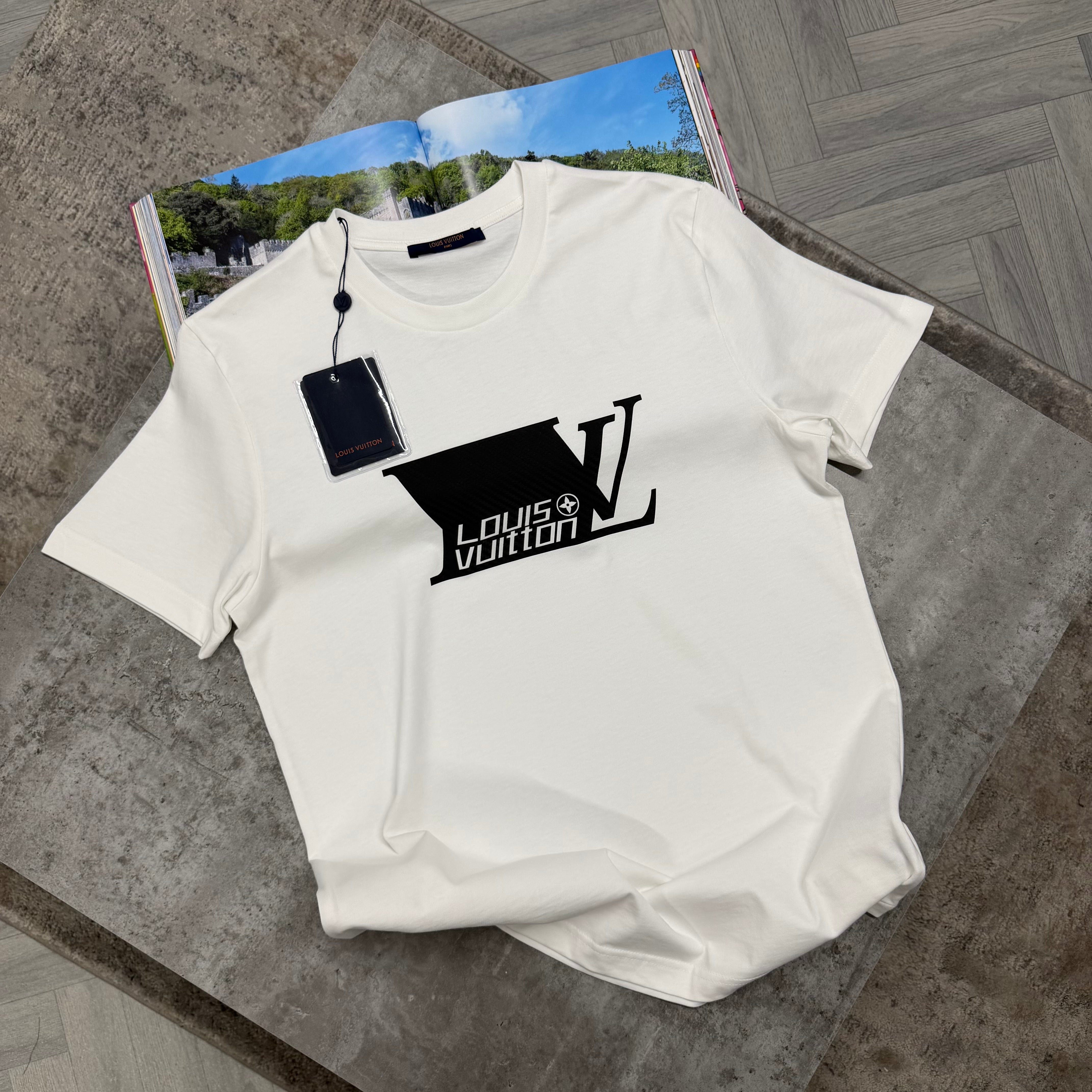 LVE SIGNATURE T SHIRT - OFF WHITE