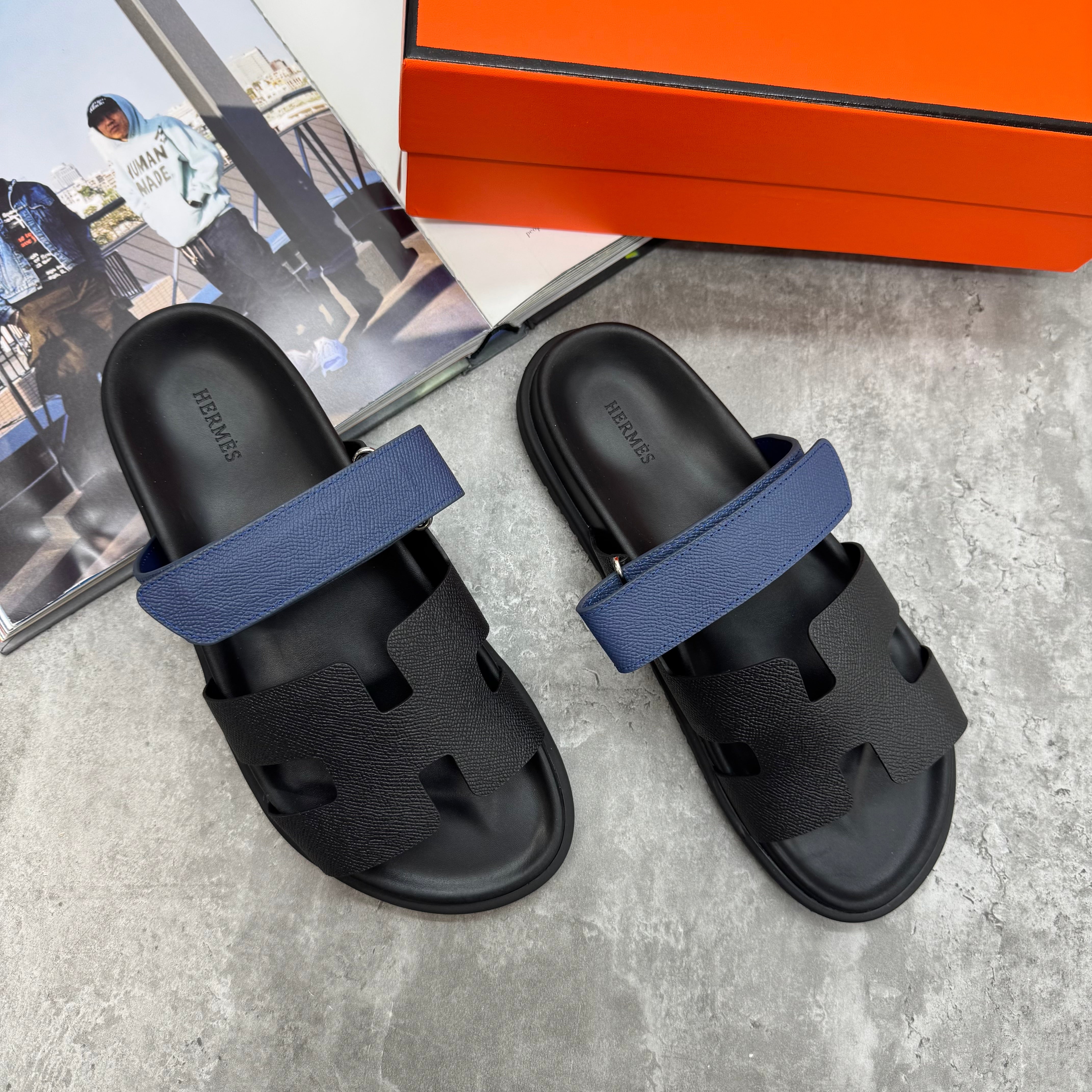 (PRE-ORDER) HMES - STRAP SLIDES - BLACK/NAVY