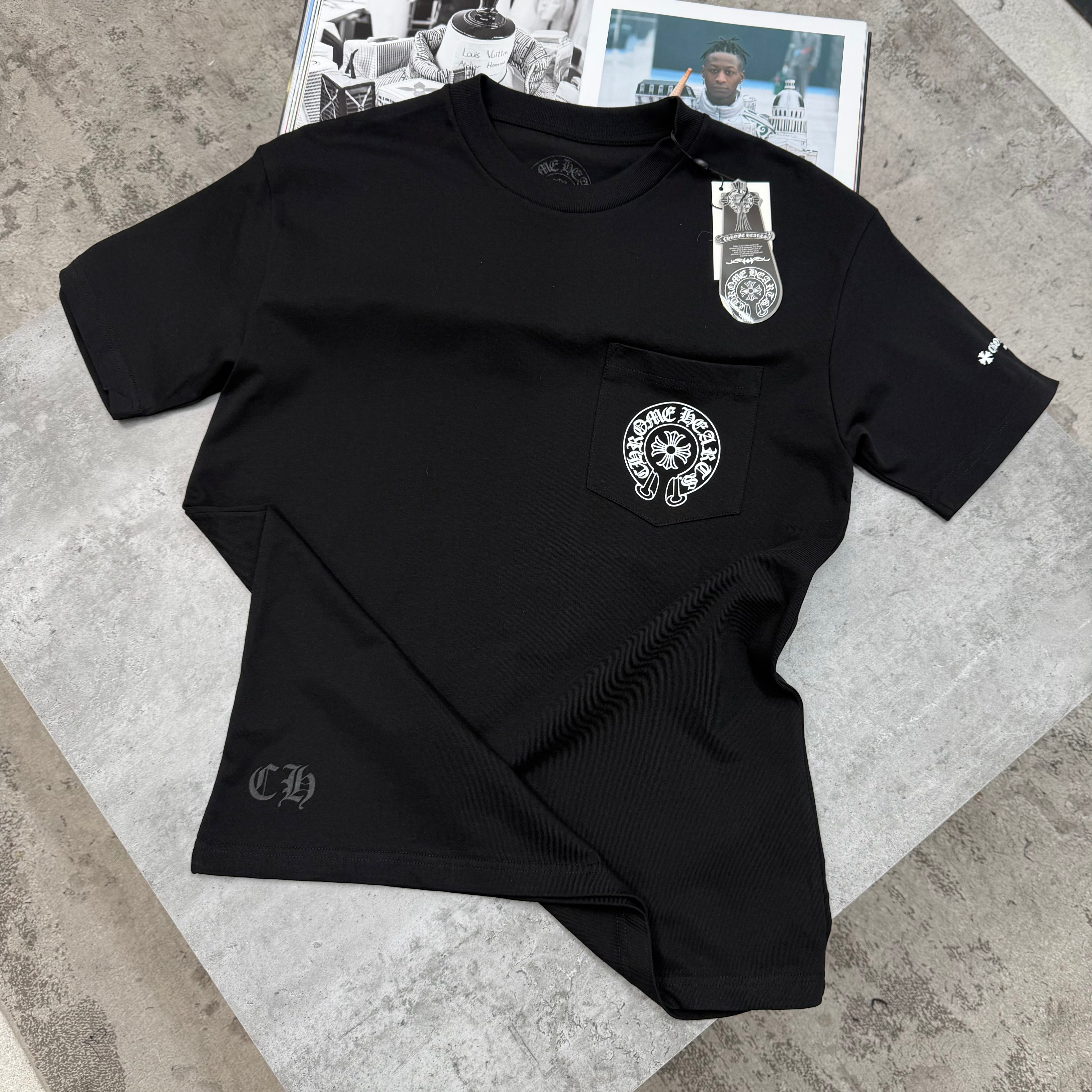CH - T-SHIRT - BLACK