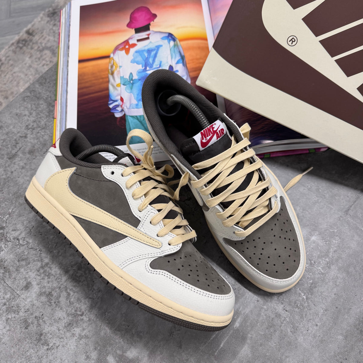 NI X TS JORDAN 1 - REVERSE MOCHA