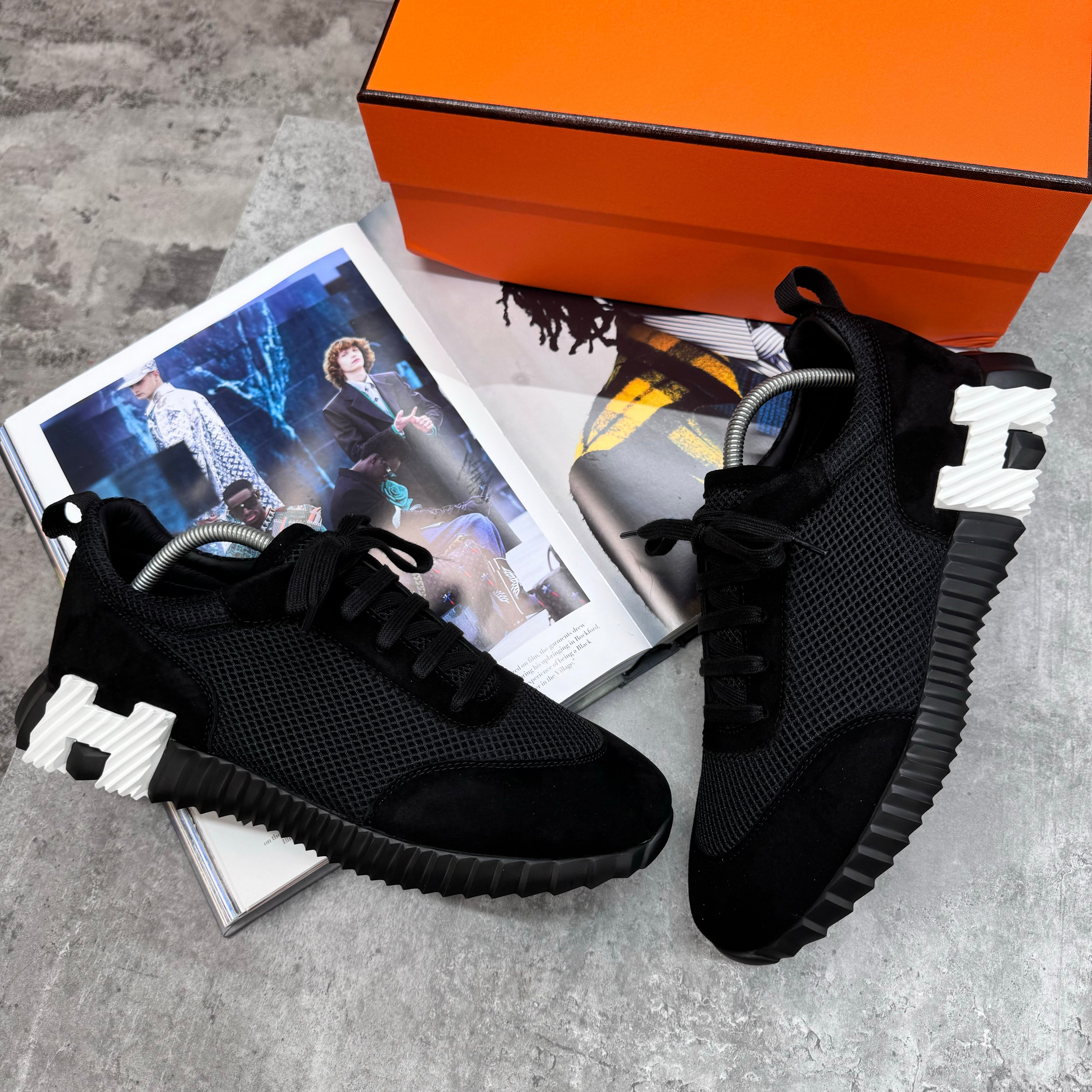 HMES - BOUNCING TRAINERS - BLACK/WHITE