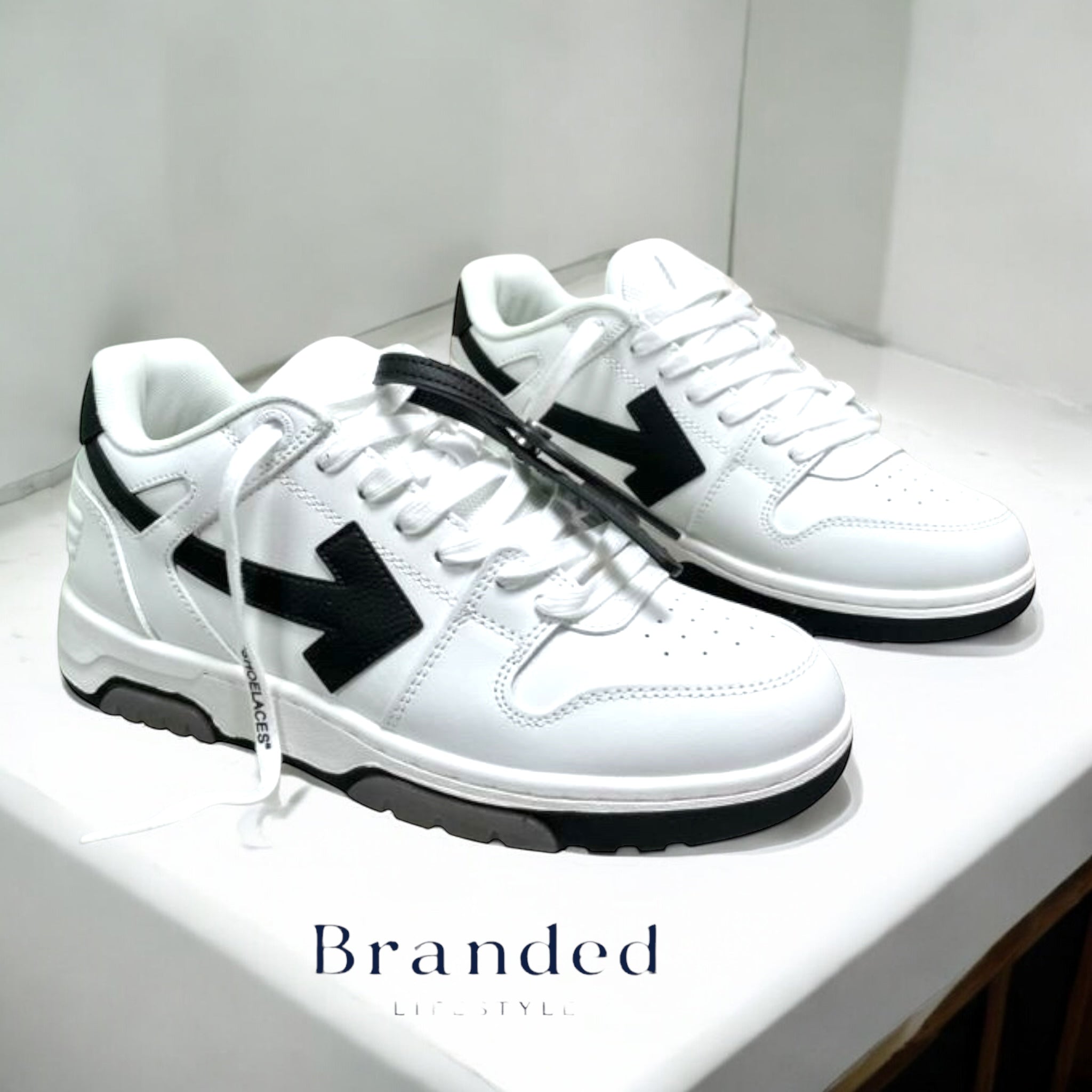 (PRE-ORDER) OW - OUT OF OFFICE TRAINER