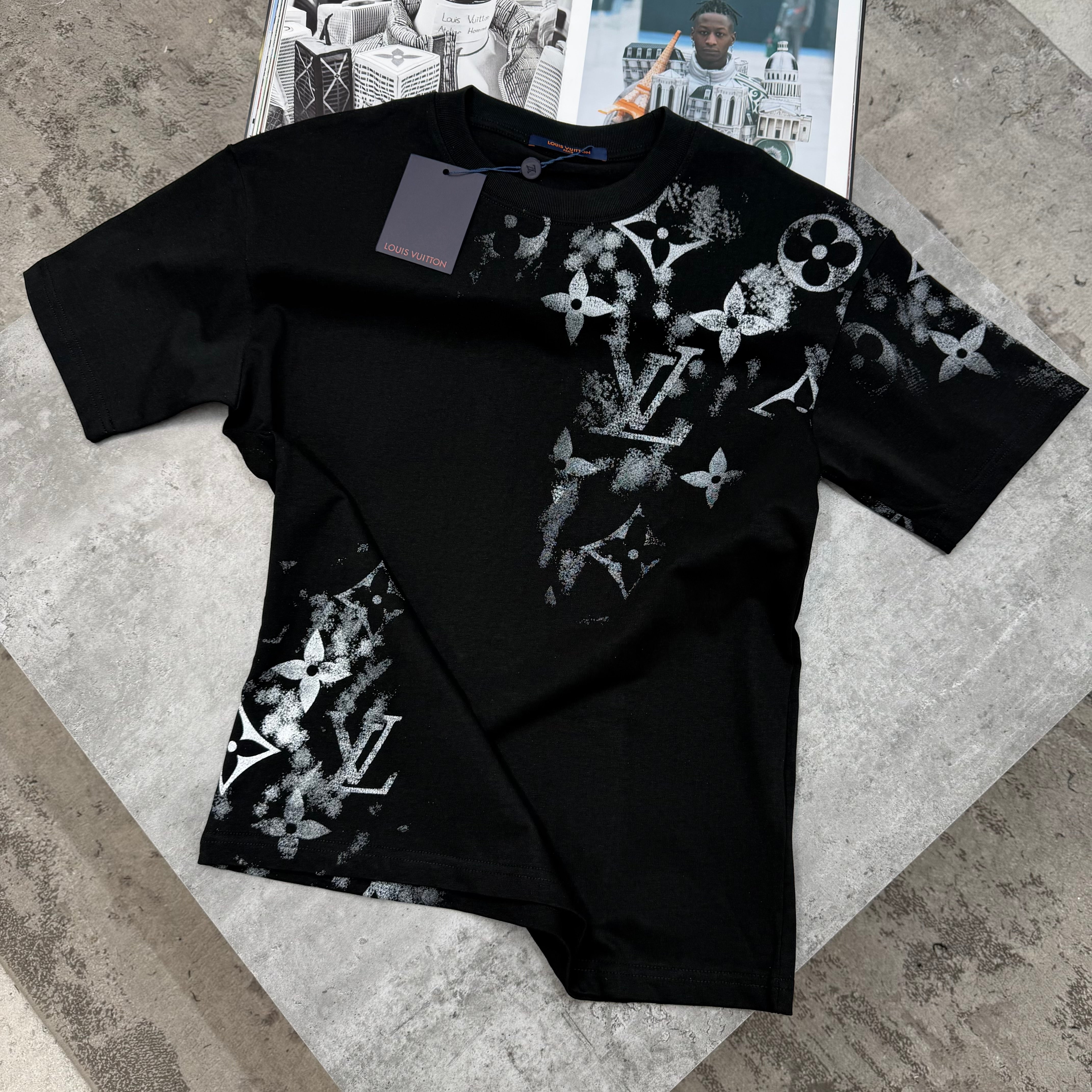 LVE - T-SHIRT - BLACK