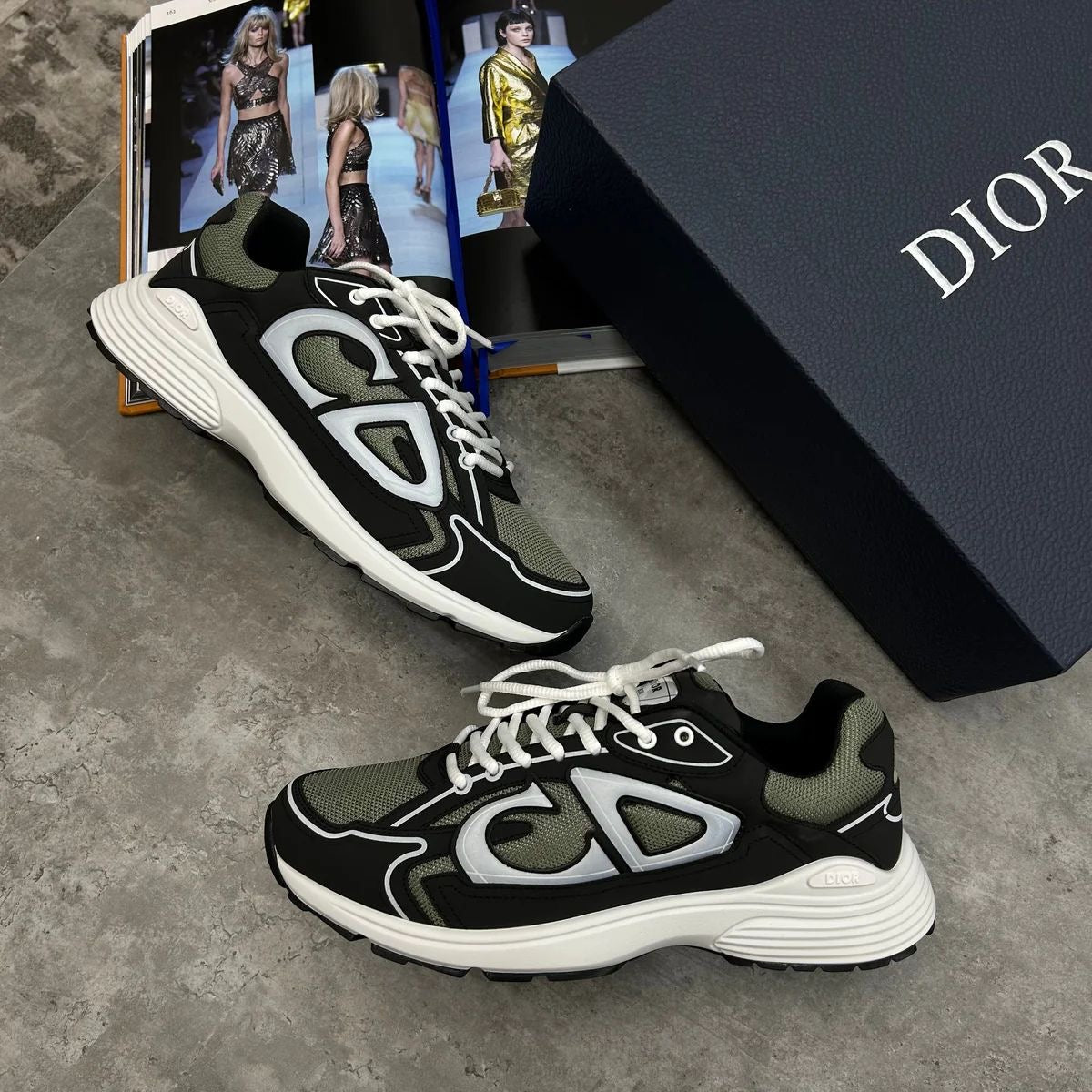 (PRE-ORDER) B30 - TRAINER - BLACK/KHAKI