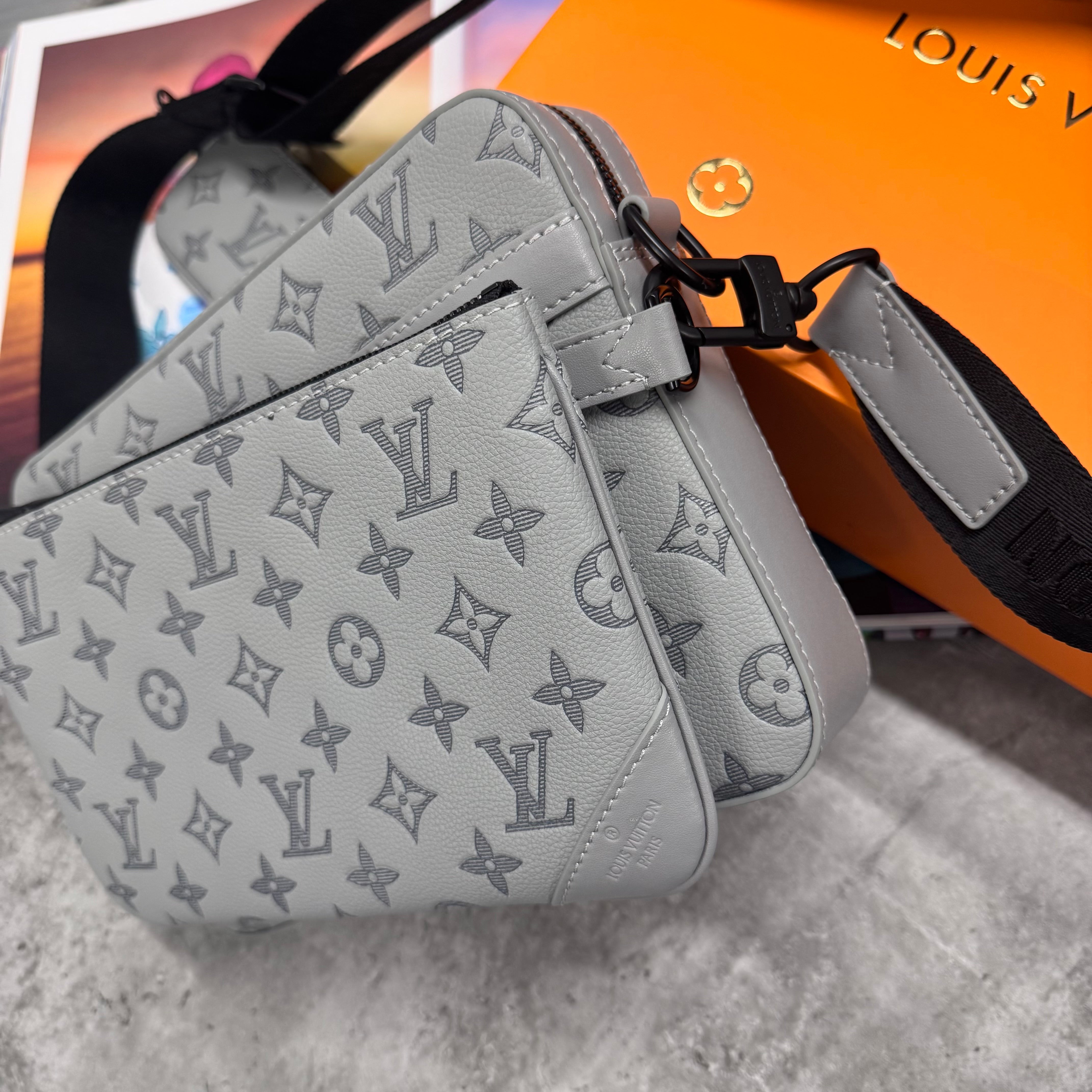 (PRE ORDER) LVE TRIO BAG - GREY