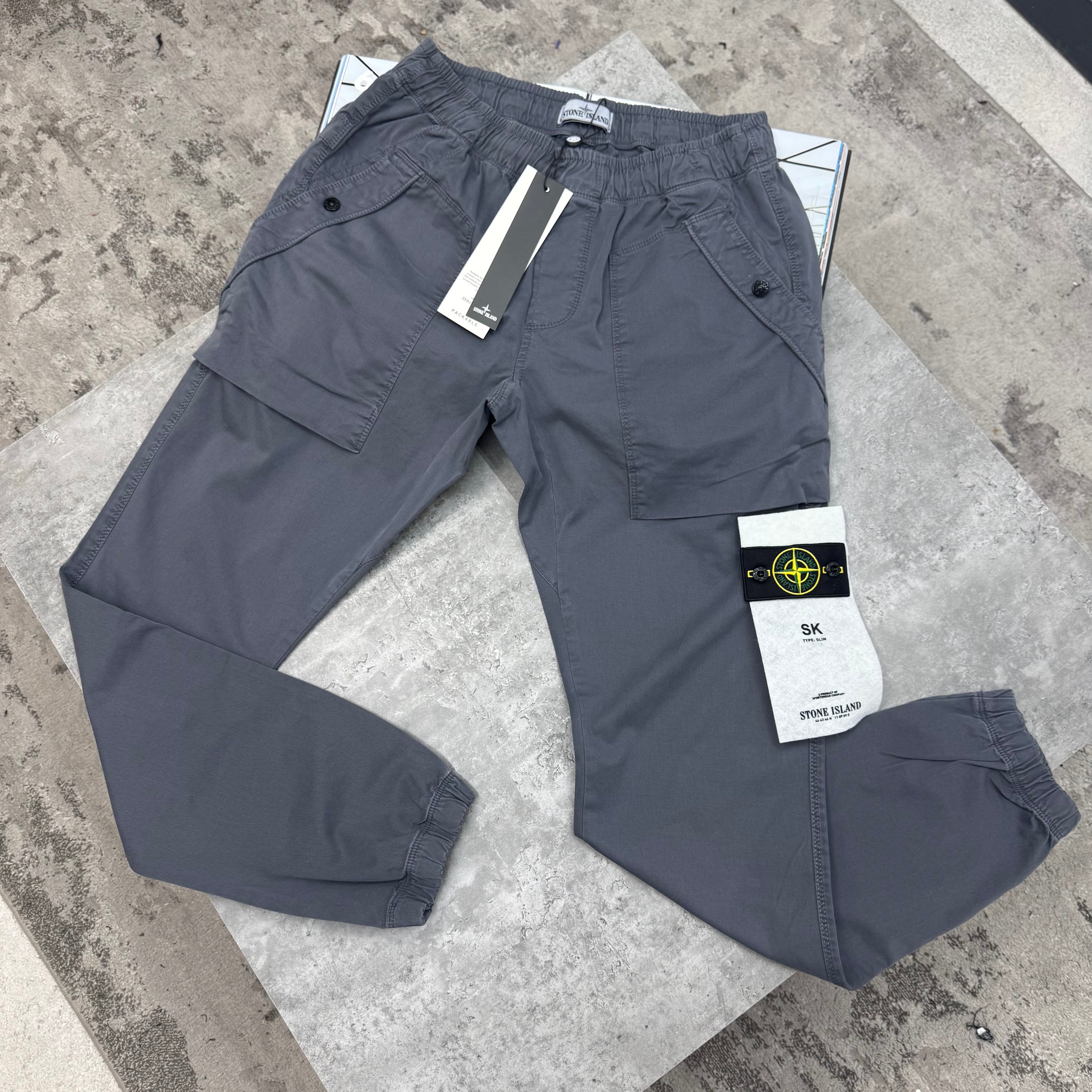 SI - BUTTON POCKET CARGOS - CHARCOAL