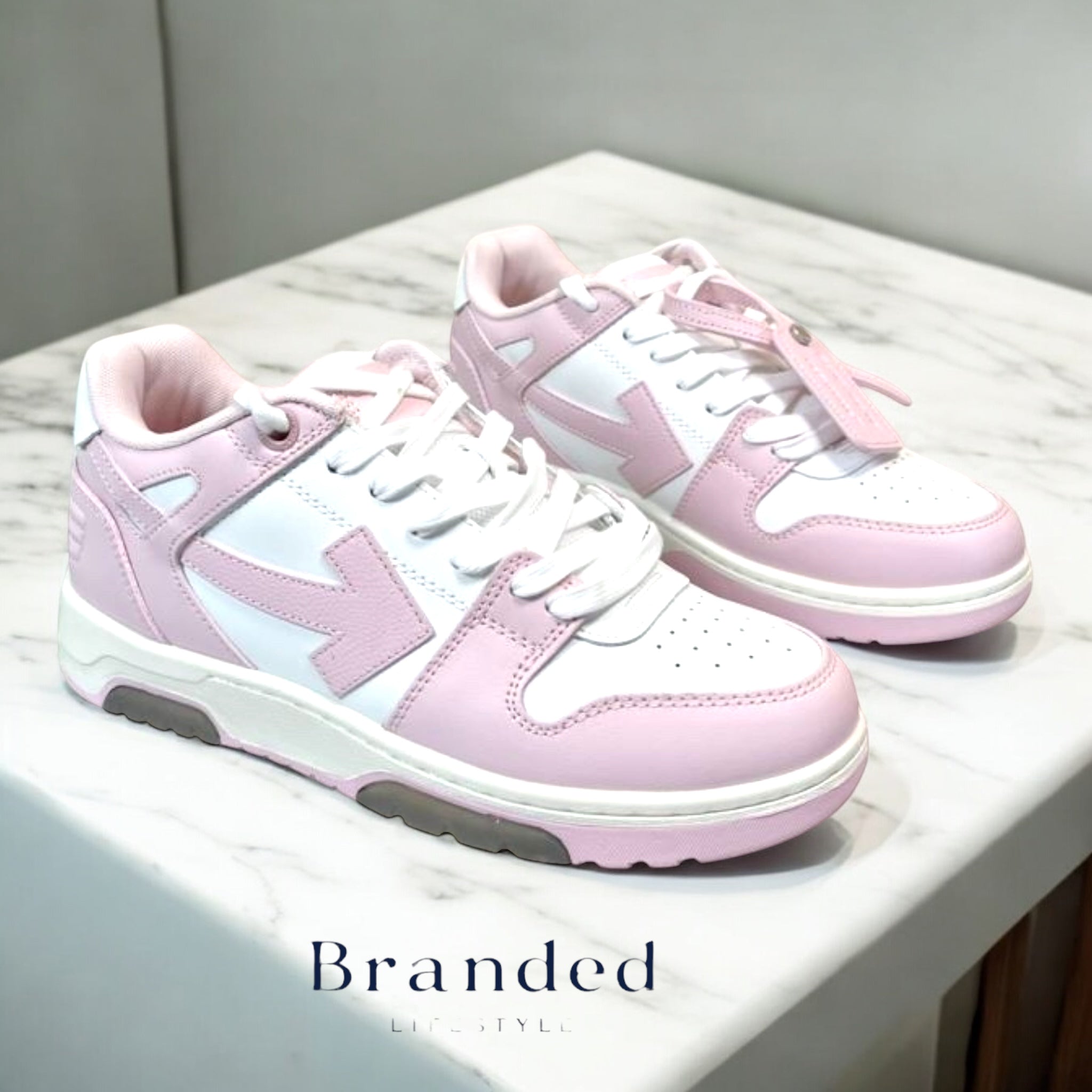 (PRE-ORDER) OW - OUT OF OFFICE TRAINER