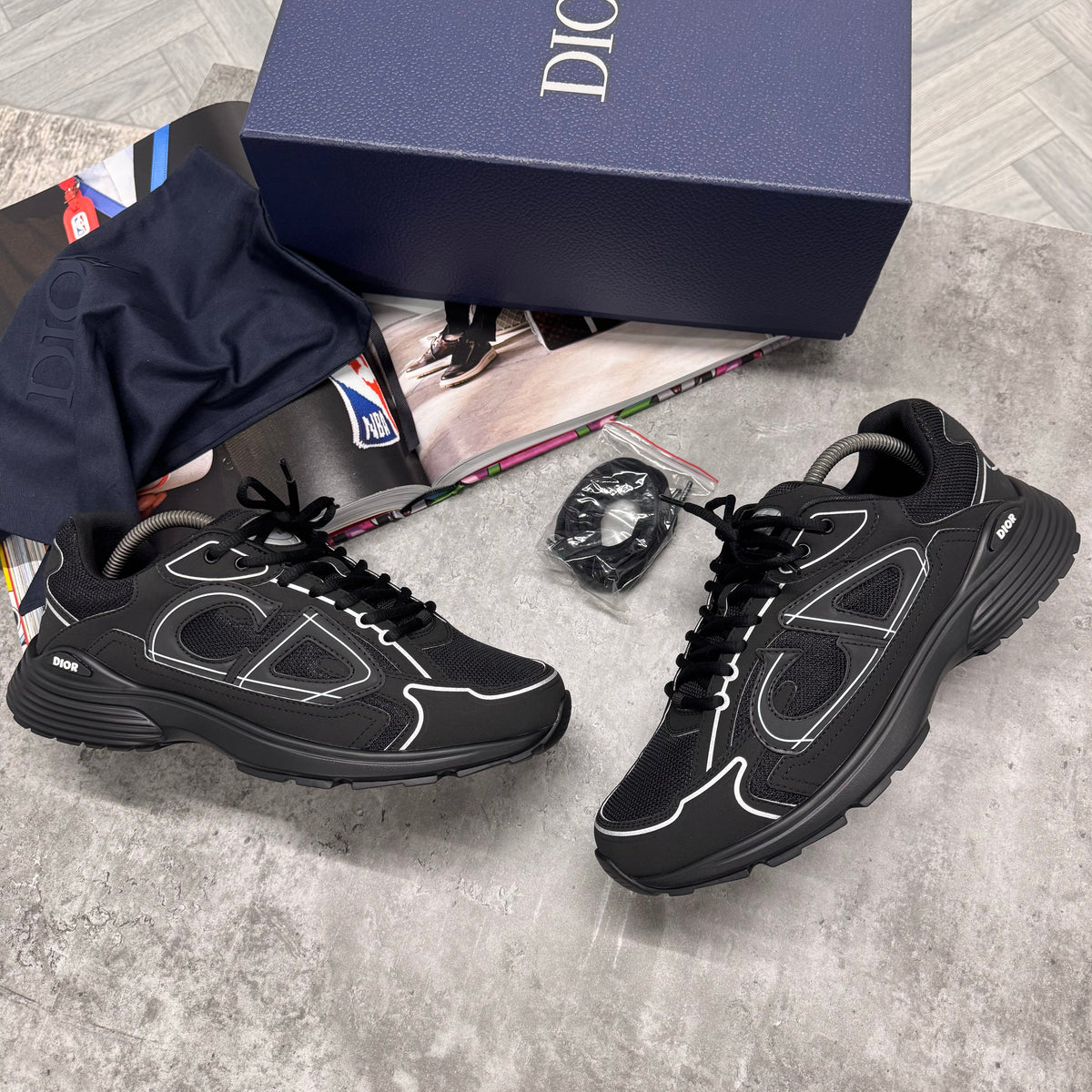 B30 TRAINER - BLACK
