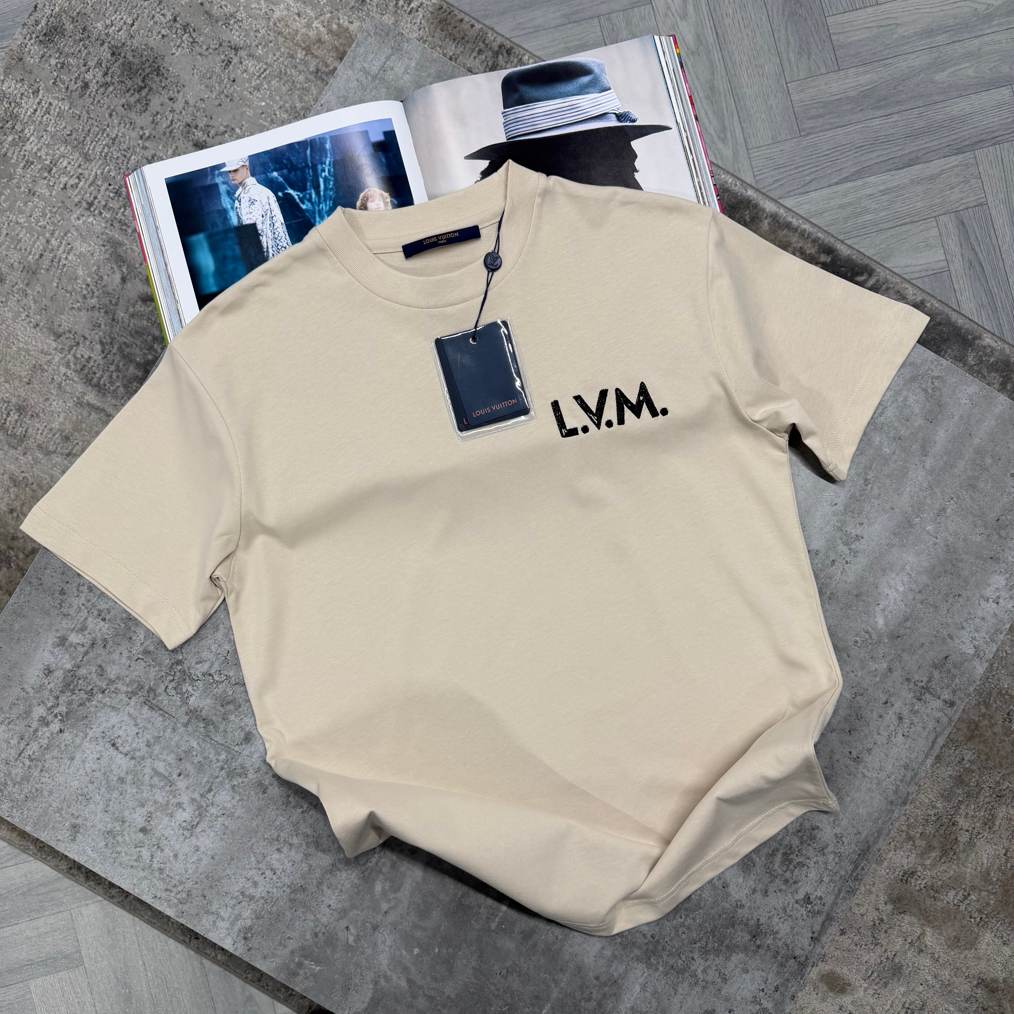 LVE LVM T SHIRT - BEIGE