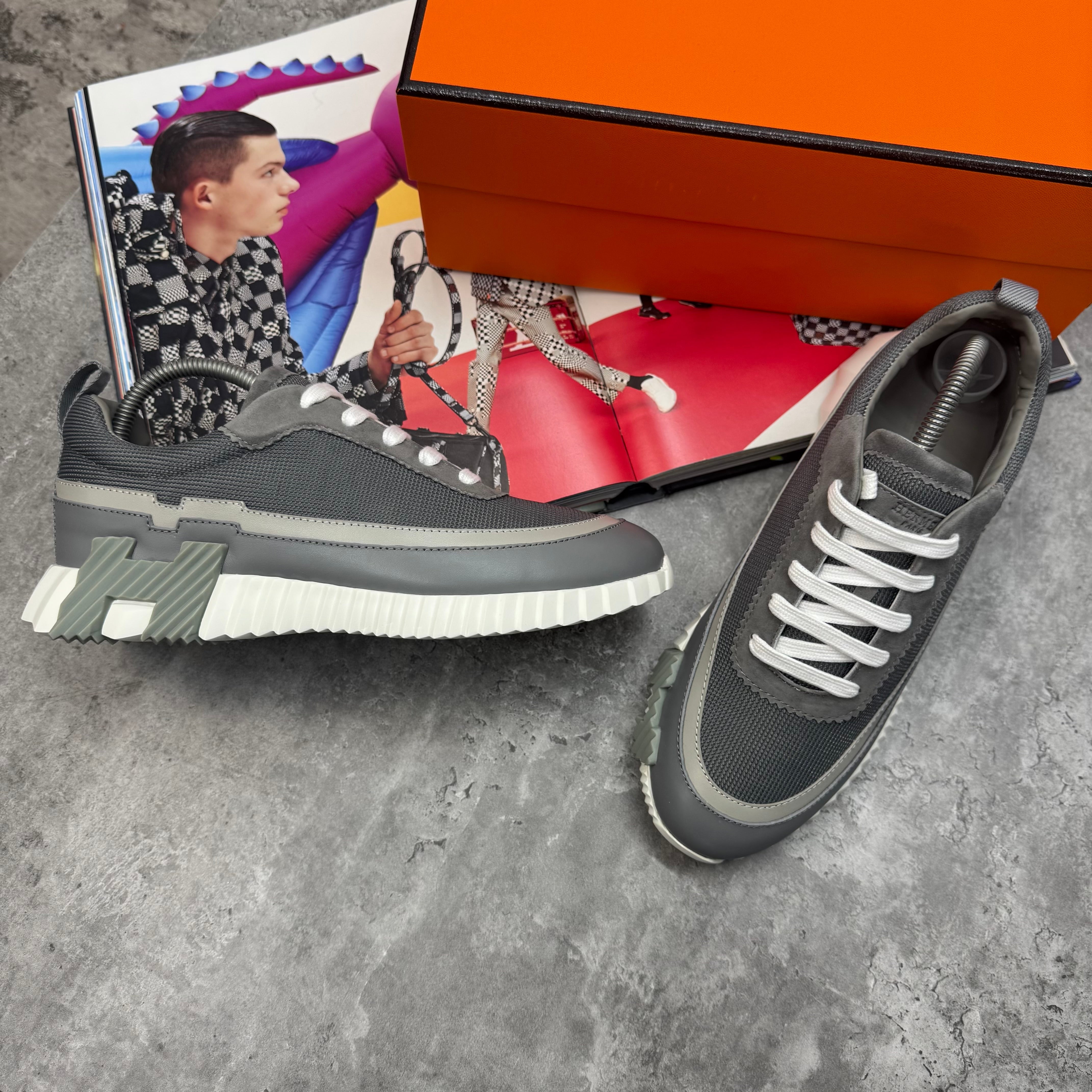 (PRE-ORDER) HMES - TRAINERS - GREY/WHITE