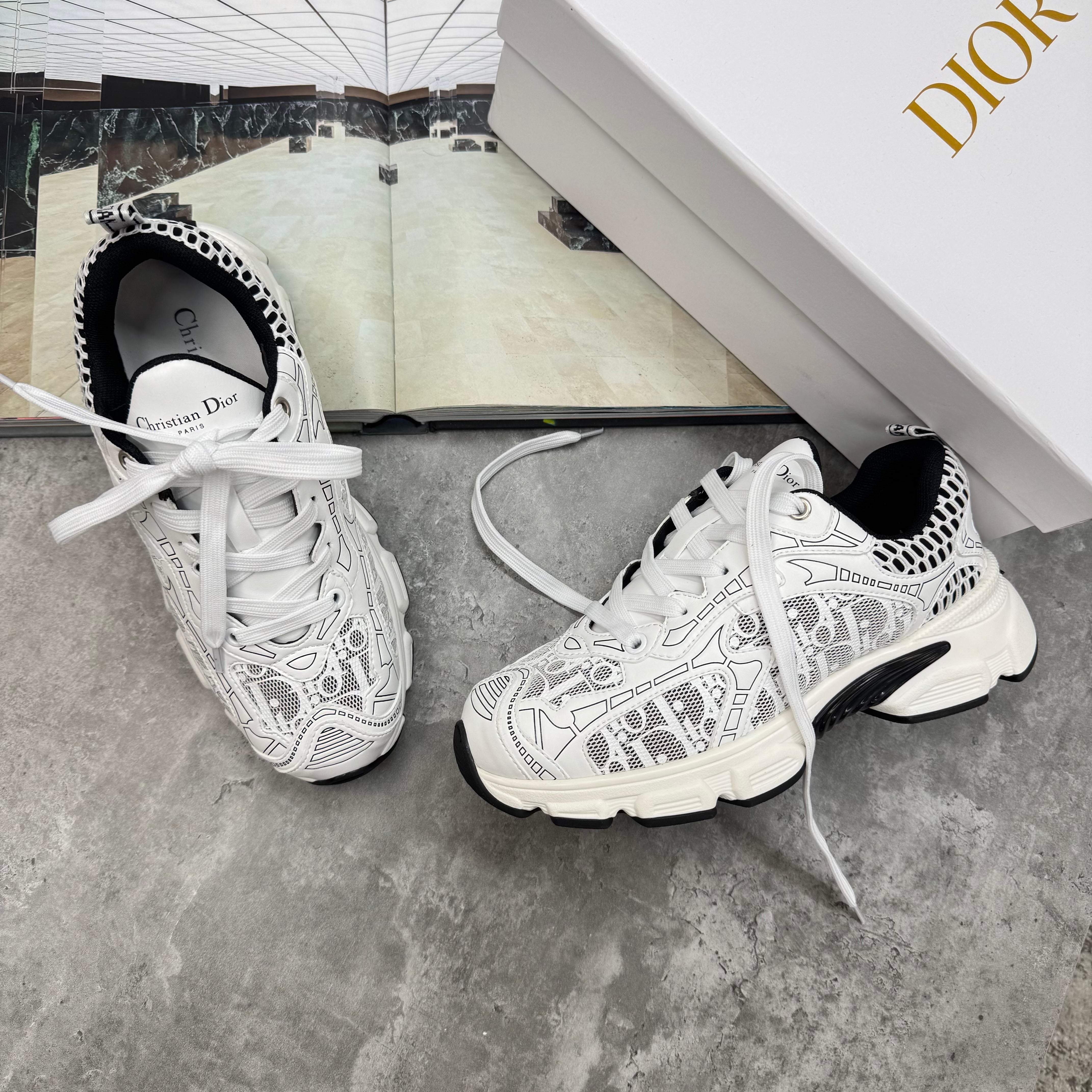 WOMENS CD VIBE TRAINER - WHITE