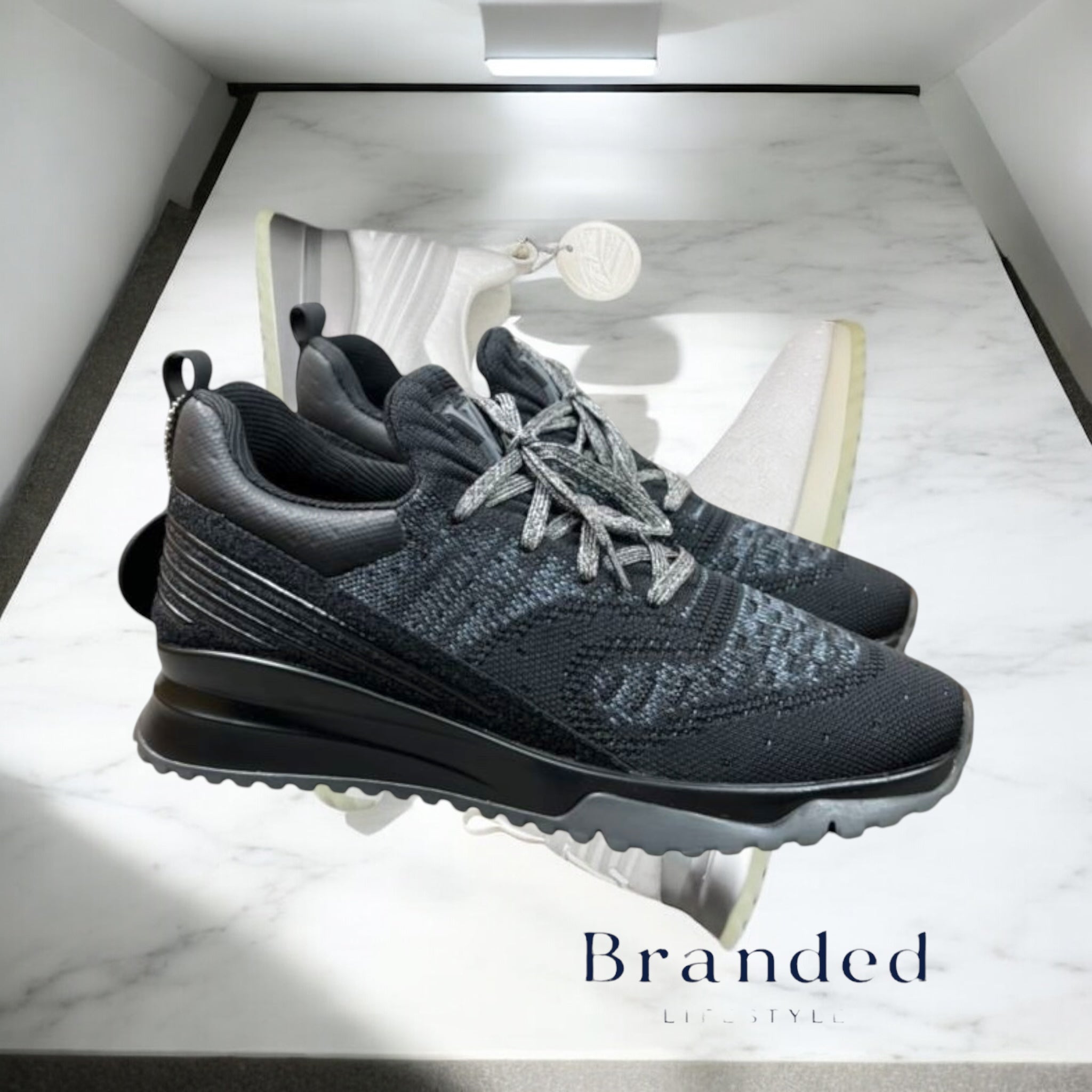 (PRE-ORDER) LVE - VNR TRAINER