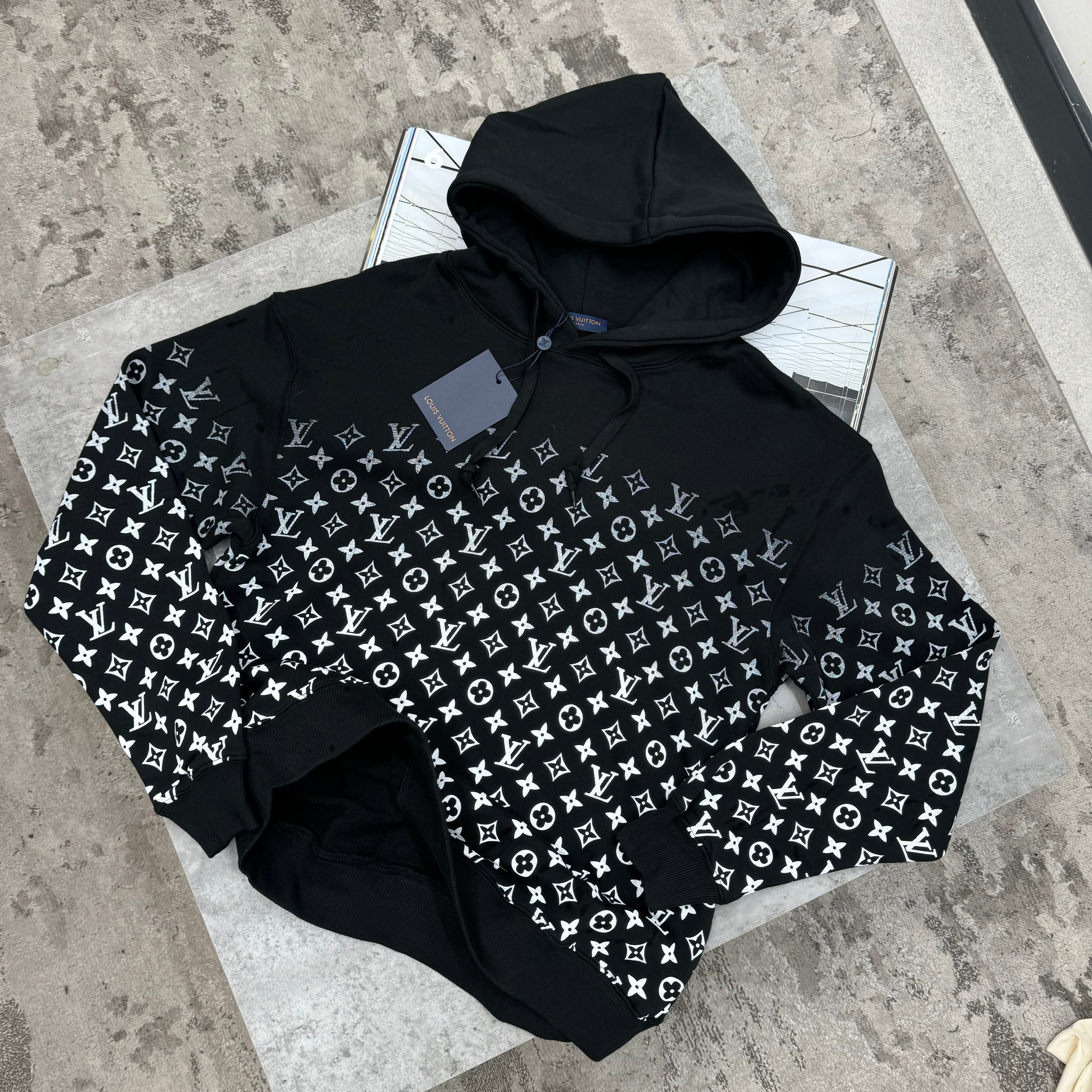 LVE - MONO HOODIE - BLACK