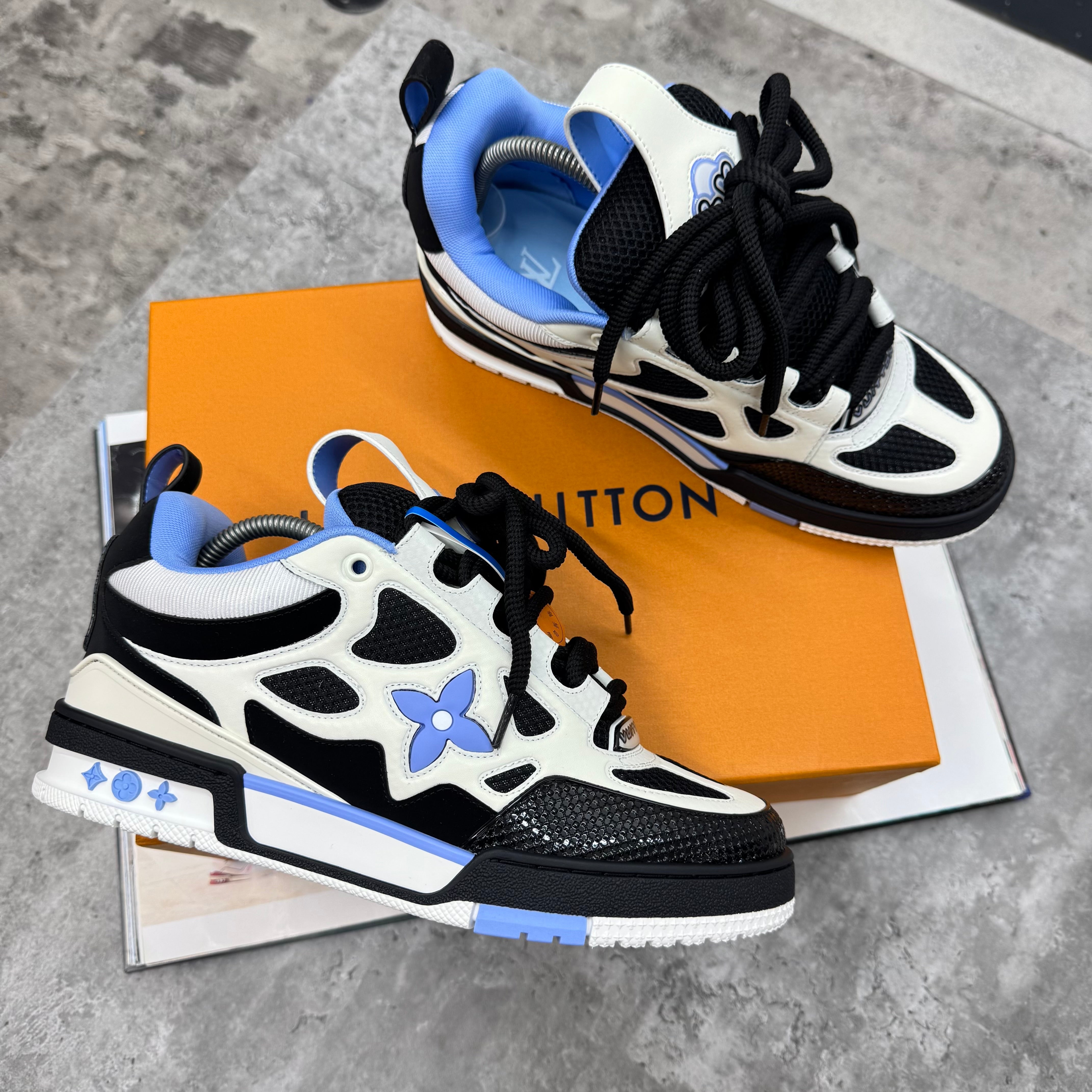 (PRE-ORDER) LVE - SKATES TRAINERS - BLACK/BLUE