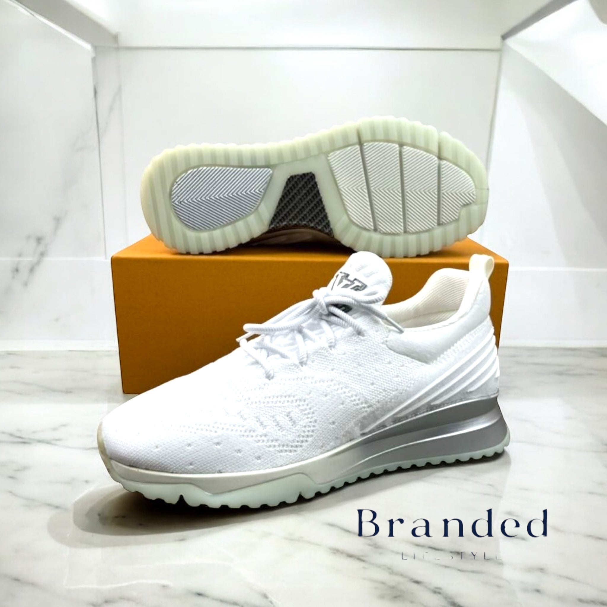 (PRE-ORDER) LVE - VNR TRAINER