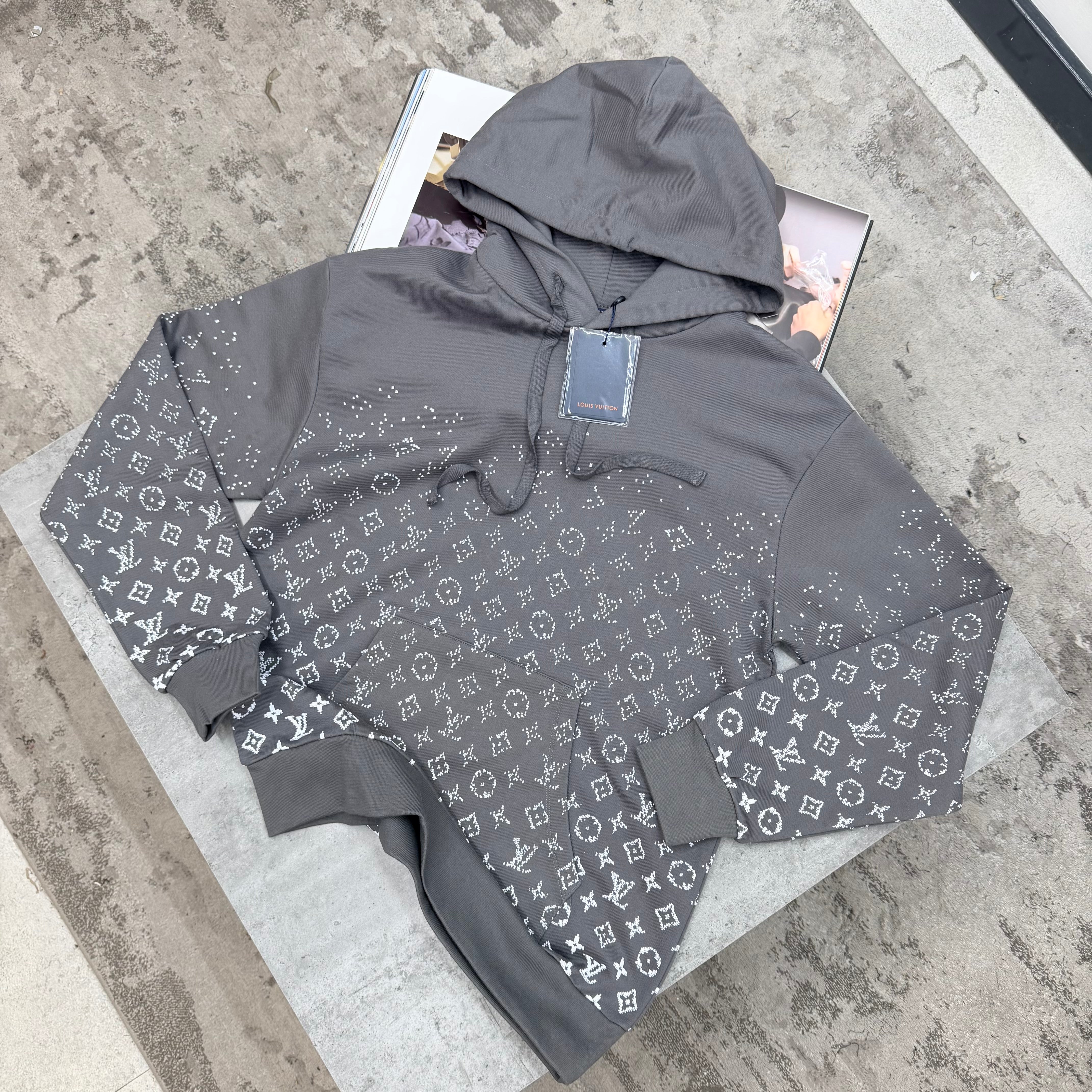 LVE - MONO HOODIE - CHARCOAL