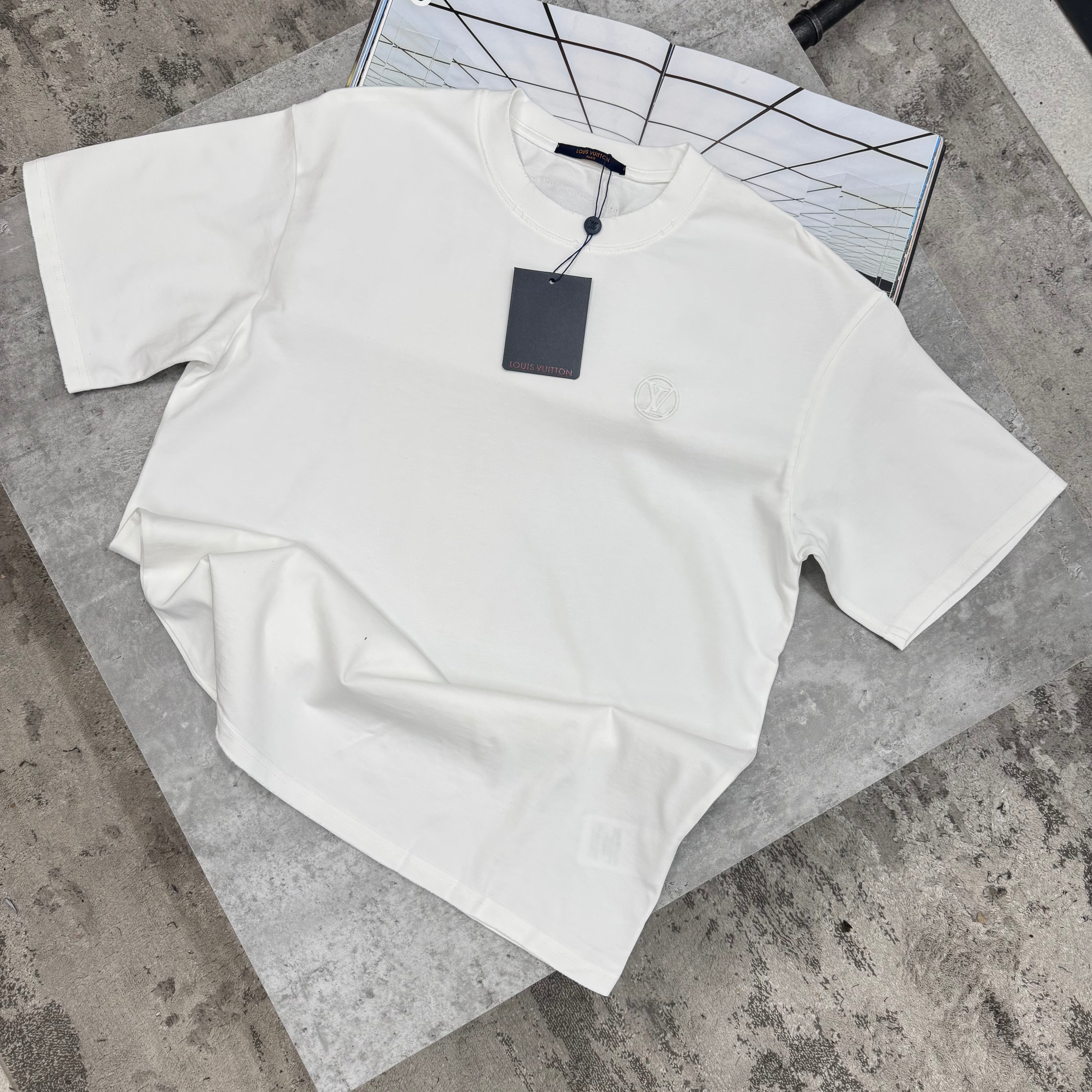 LVE - CIRCLE LOGO T-SHIRT - WHITE