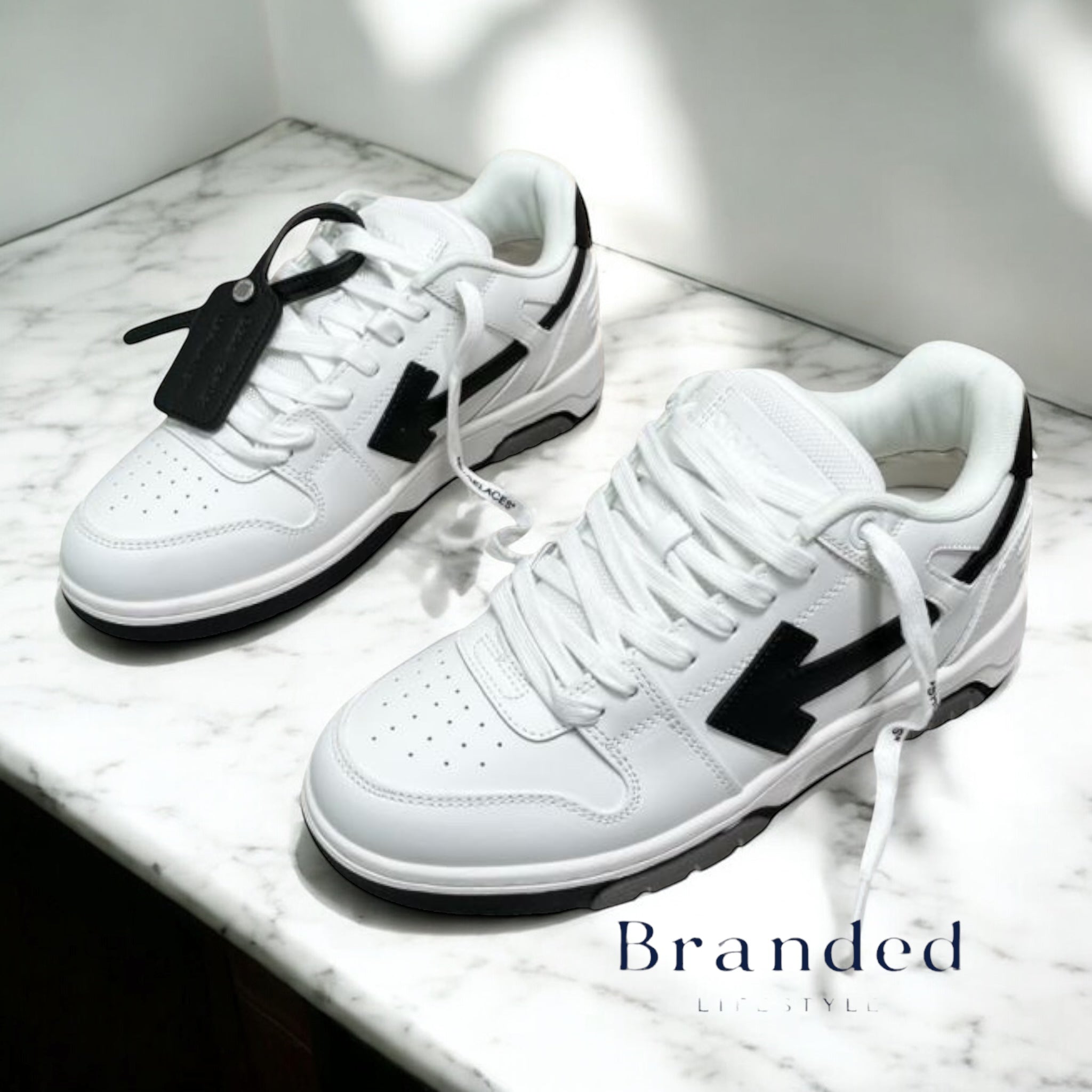 (PRE-ORDER) OW - OUT OF OFFICE TRAINER