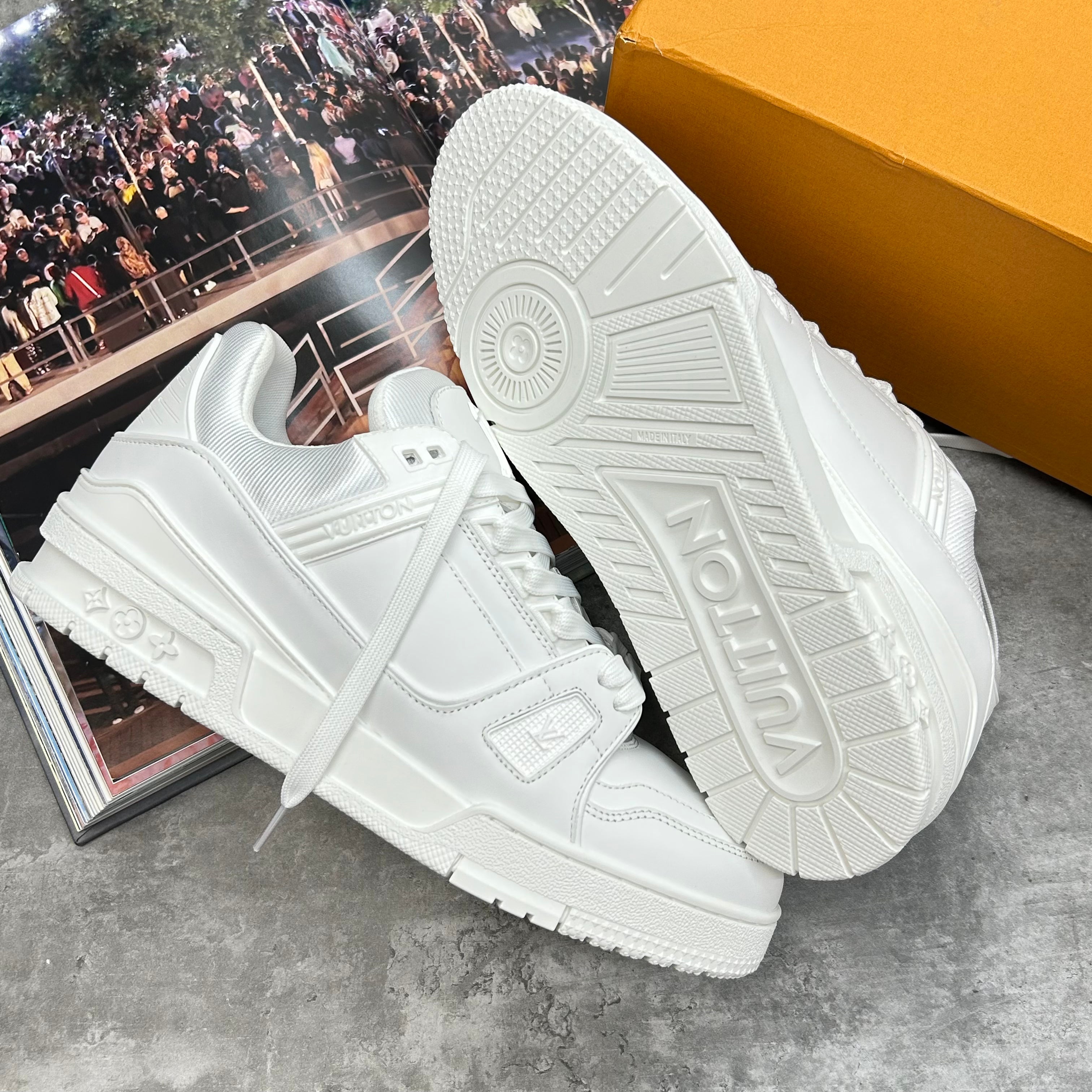(PRE-ORDER) LVE - TRAINERS - WHITE