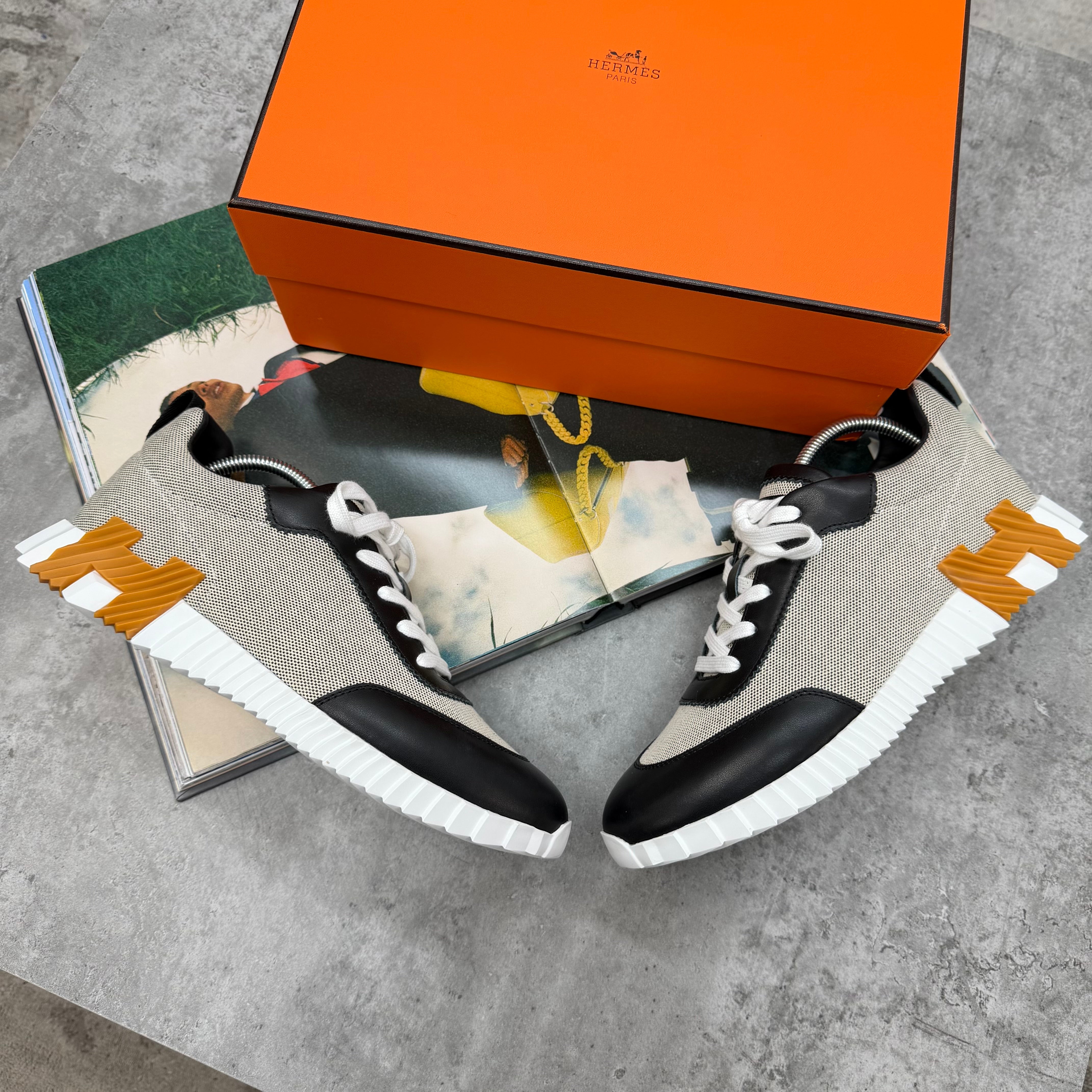 (PRE-ORDER) HMES - TRAINERS - BLACK/BEIGE