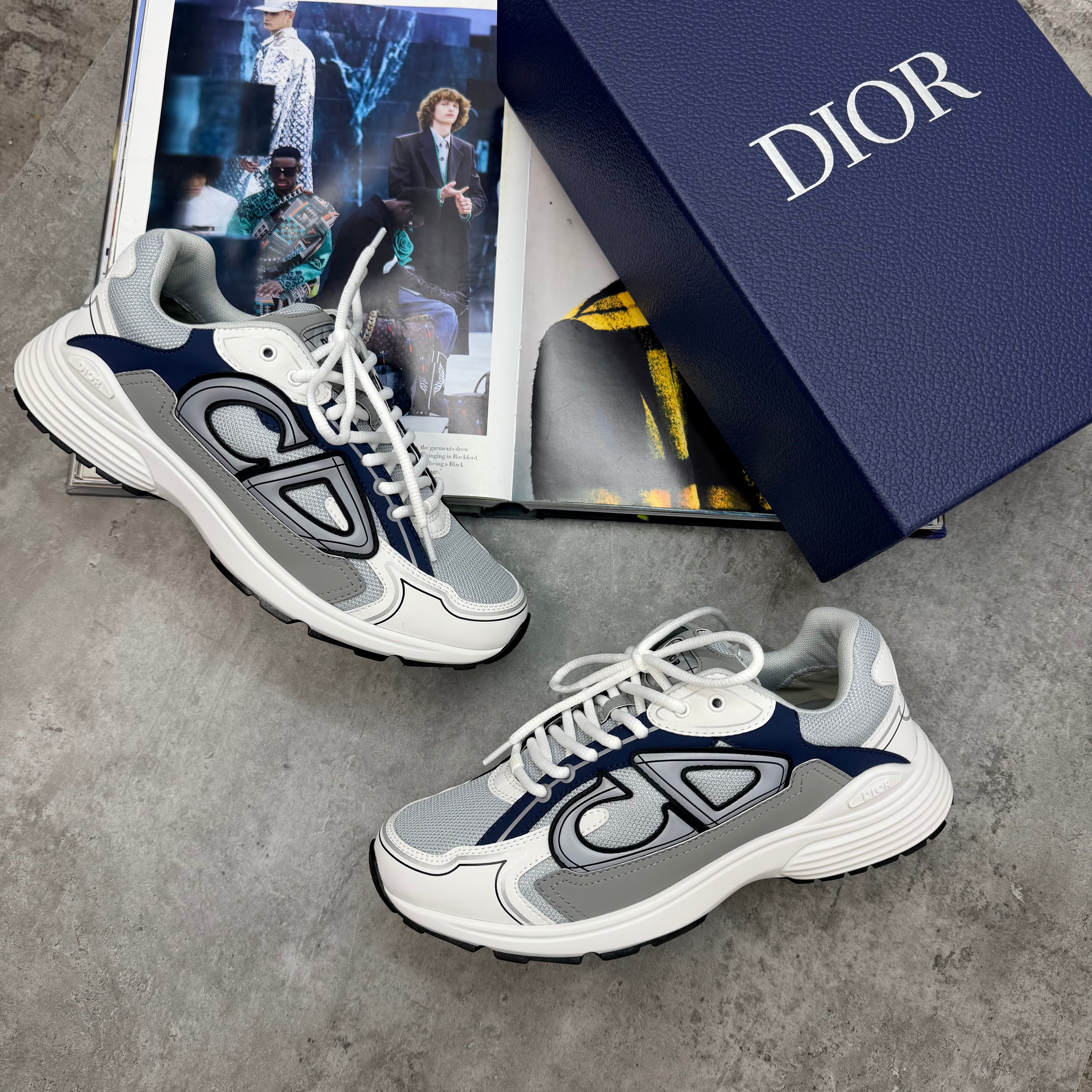 B30 - TRAINERS - WHITE/GREY