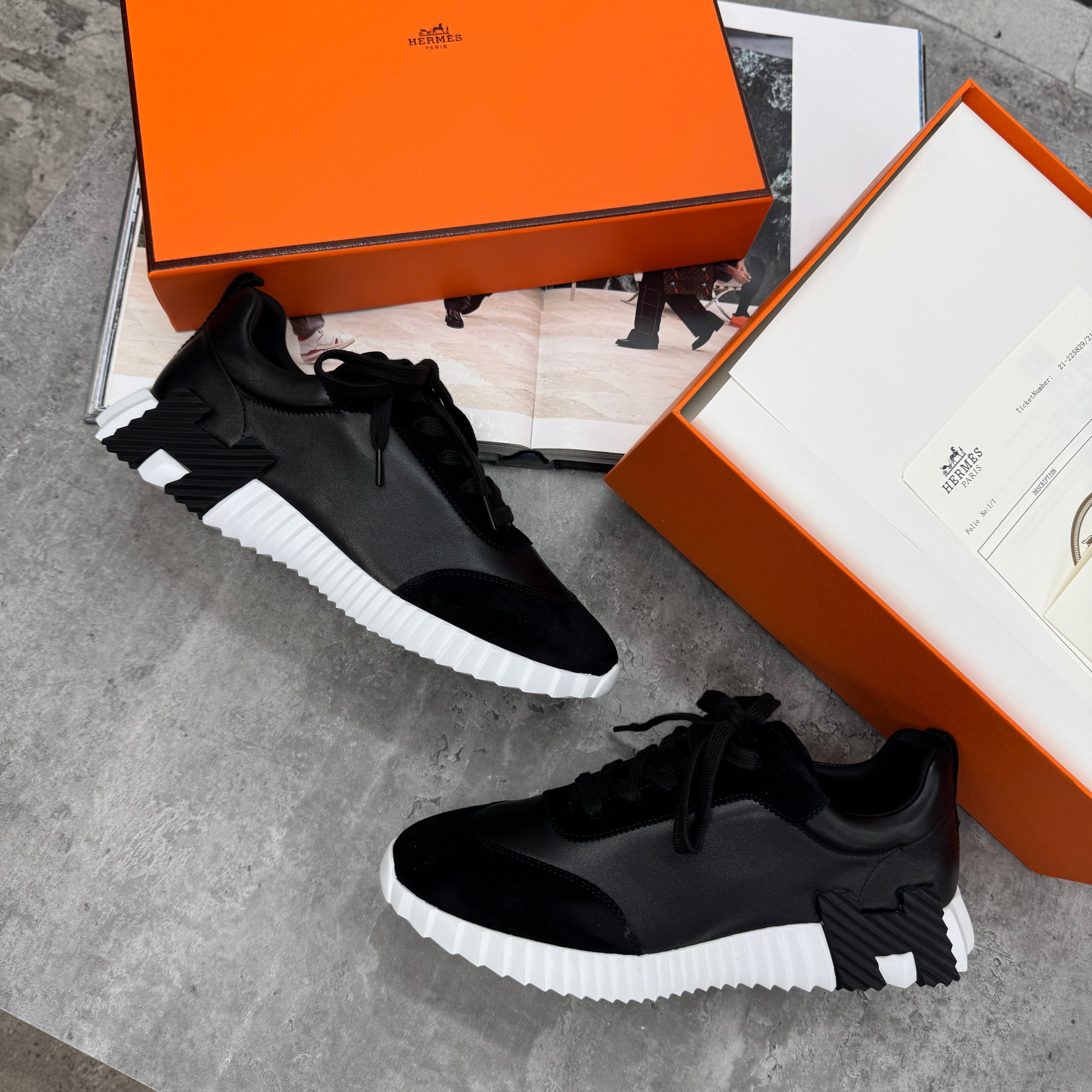 (PRE-ORDER) HMES - BOUNCING LEATHER TRAINERS - BLACK/WHITE