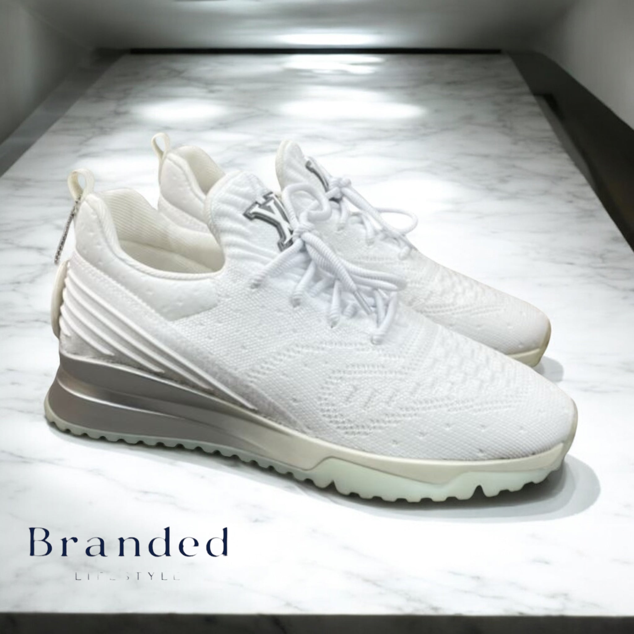 (PRE-ORDER) LVE - VNR TRAINER