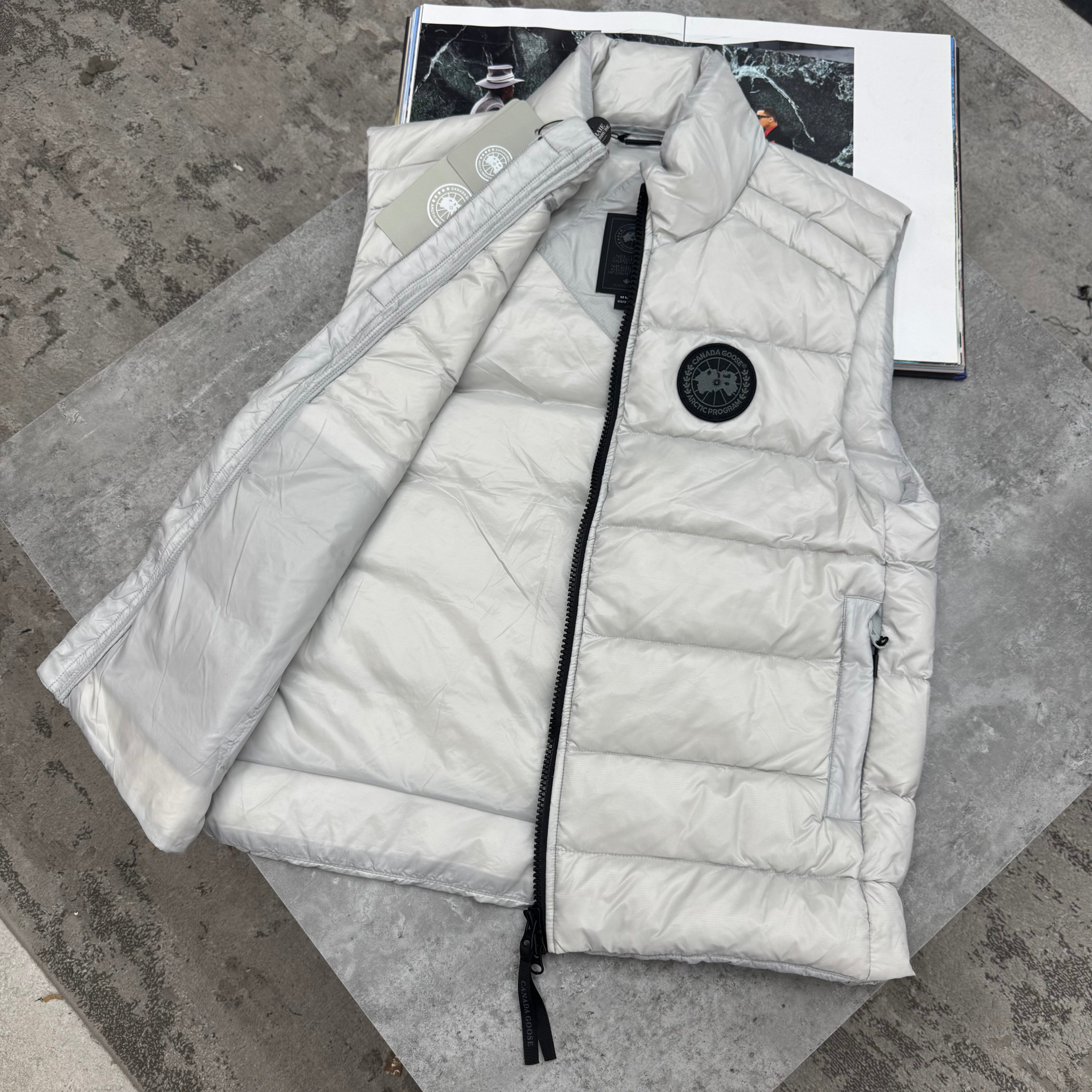 CG - BLACK BADGE CROFTON GILET - LIGHT GREY
