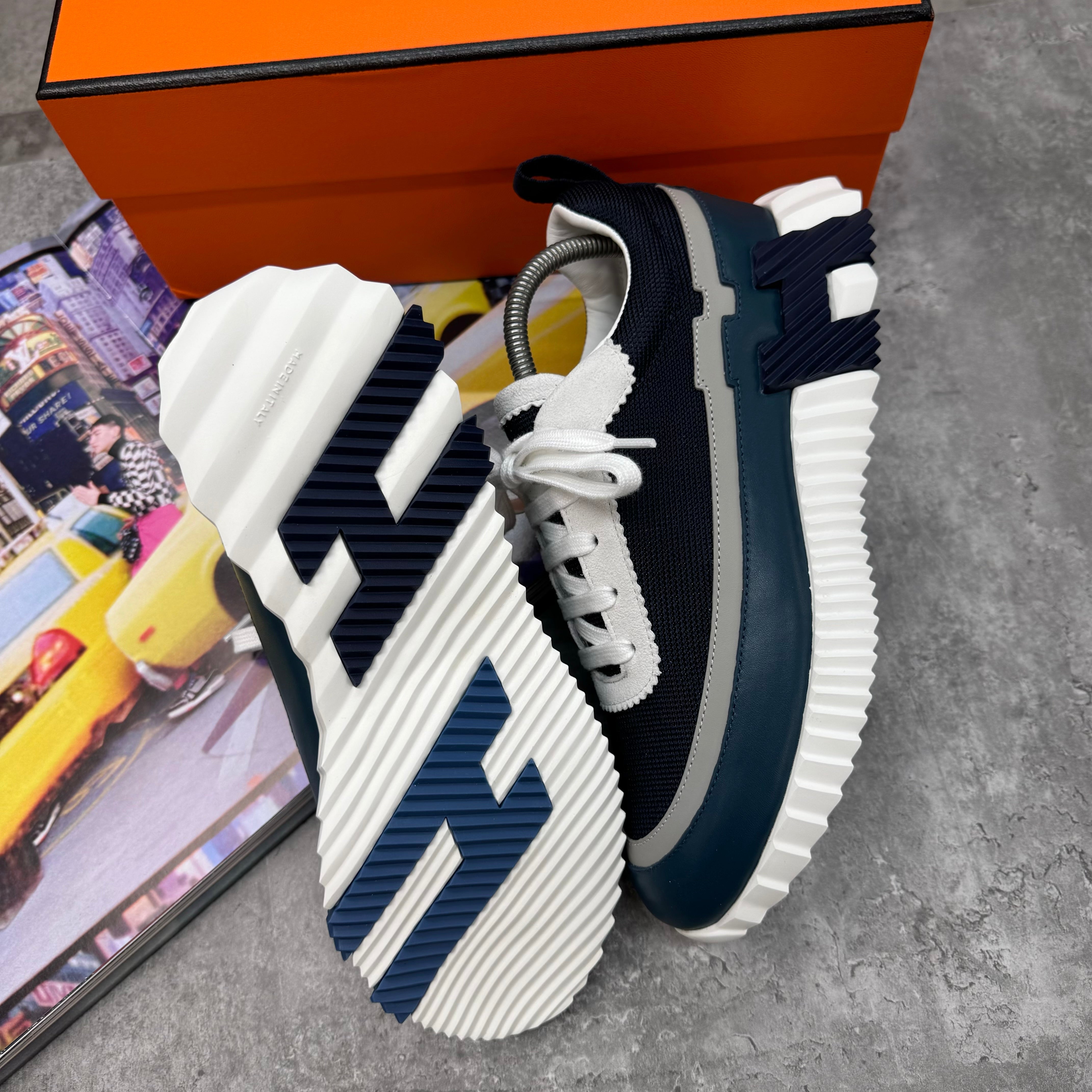 (PRE-ORDER) HMES - TRAINER - NAVY/GREY