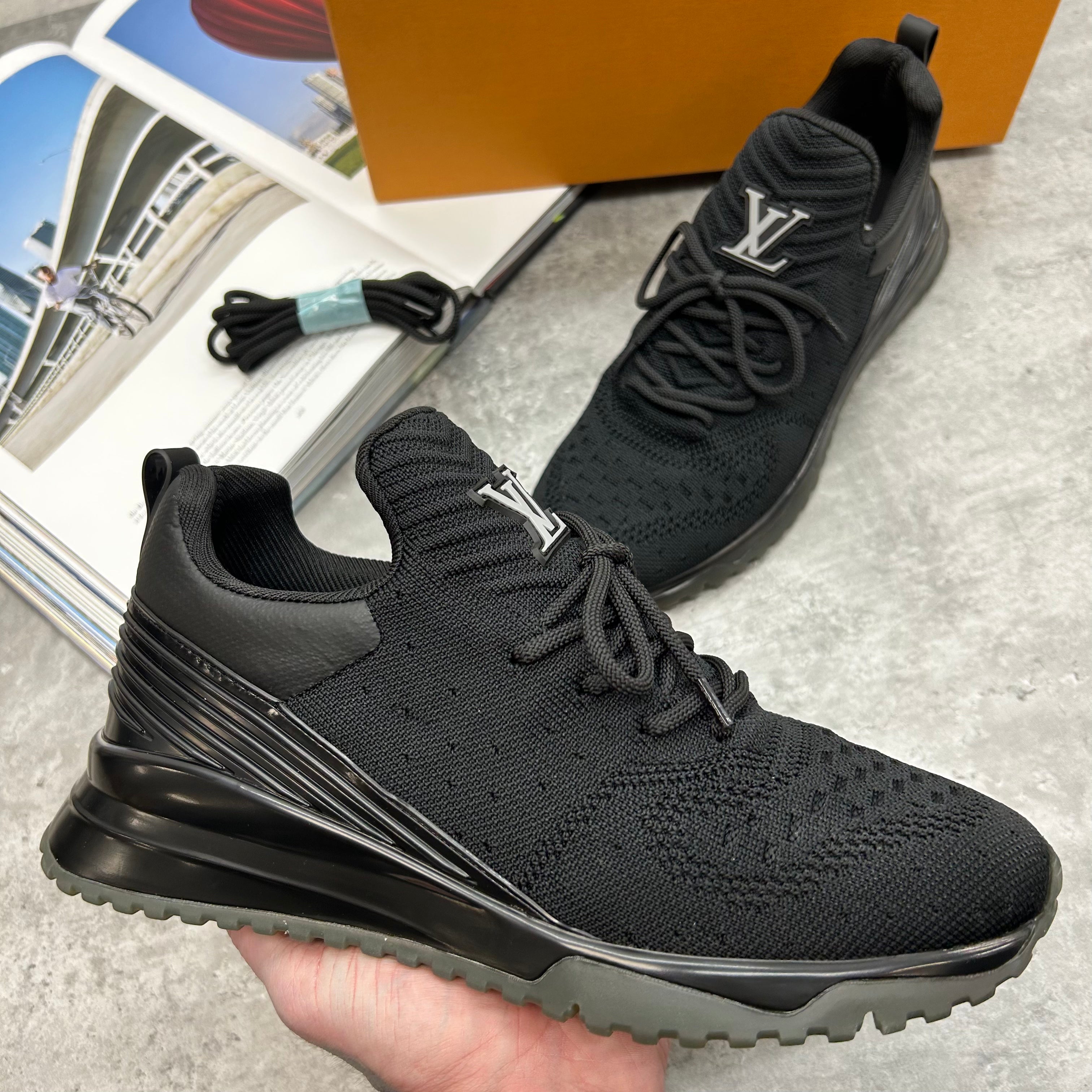 (PRE-ORDER) LVE - VNR TRAINER