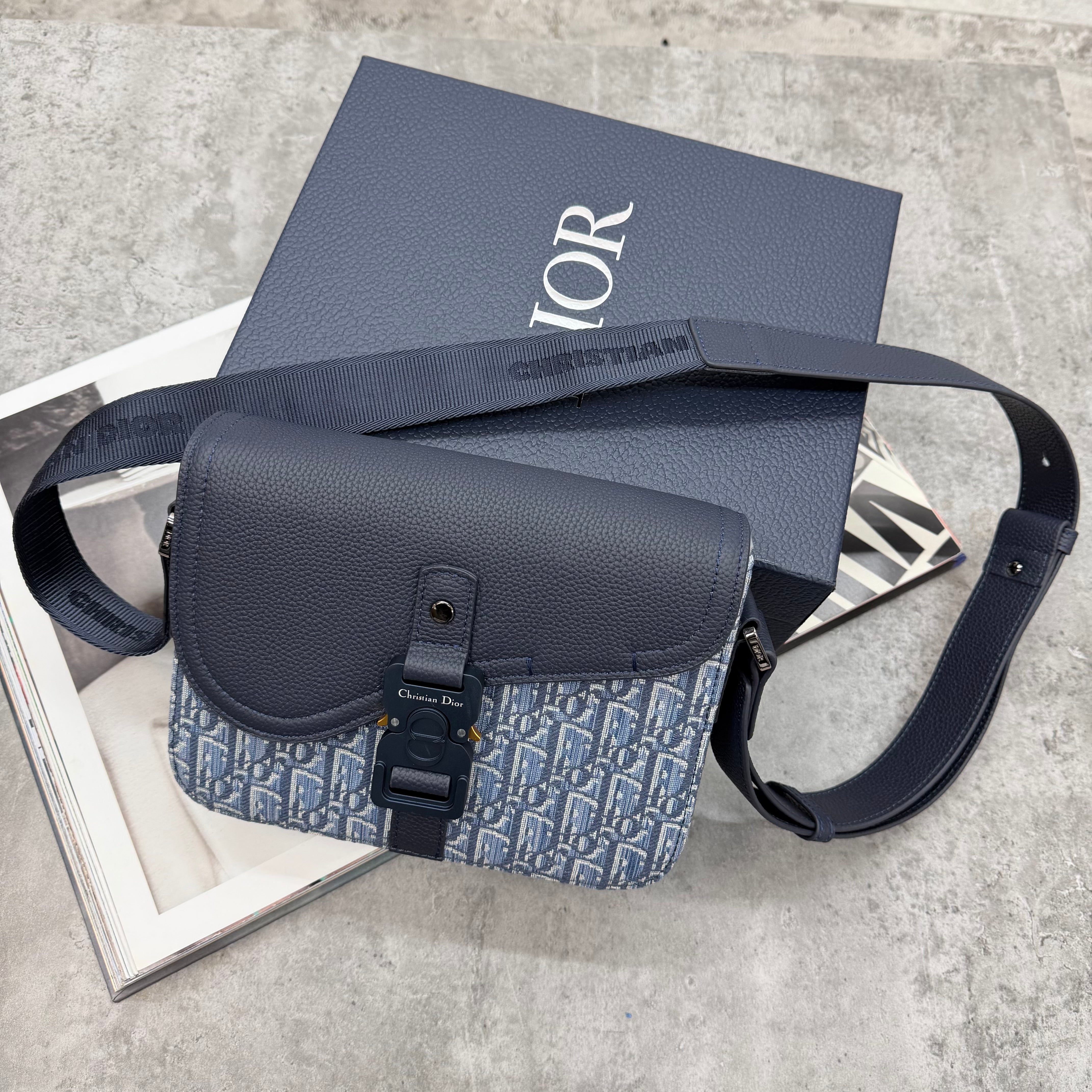 CD - OBLIQUE SADDLE BAG - LIGHT BLUE