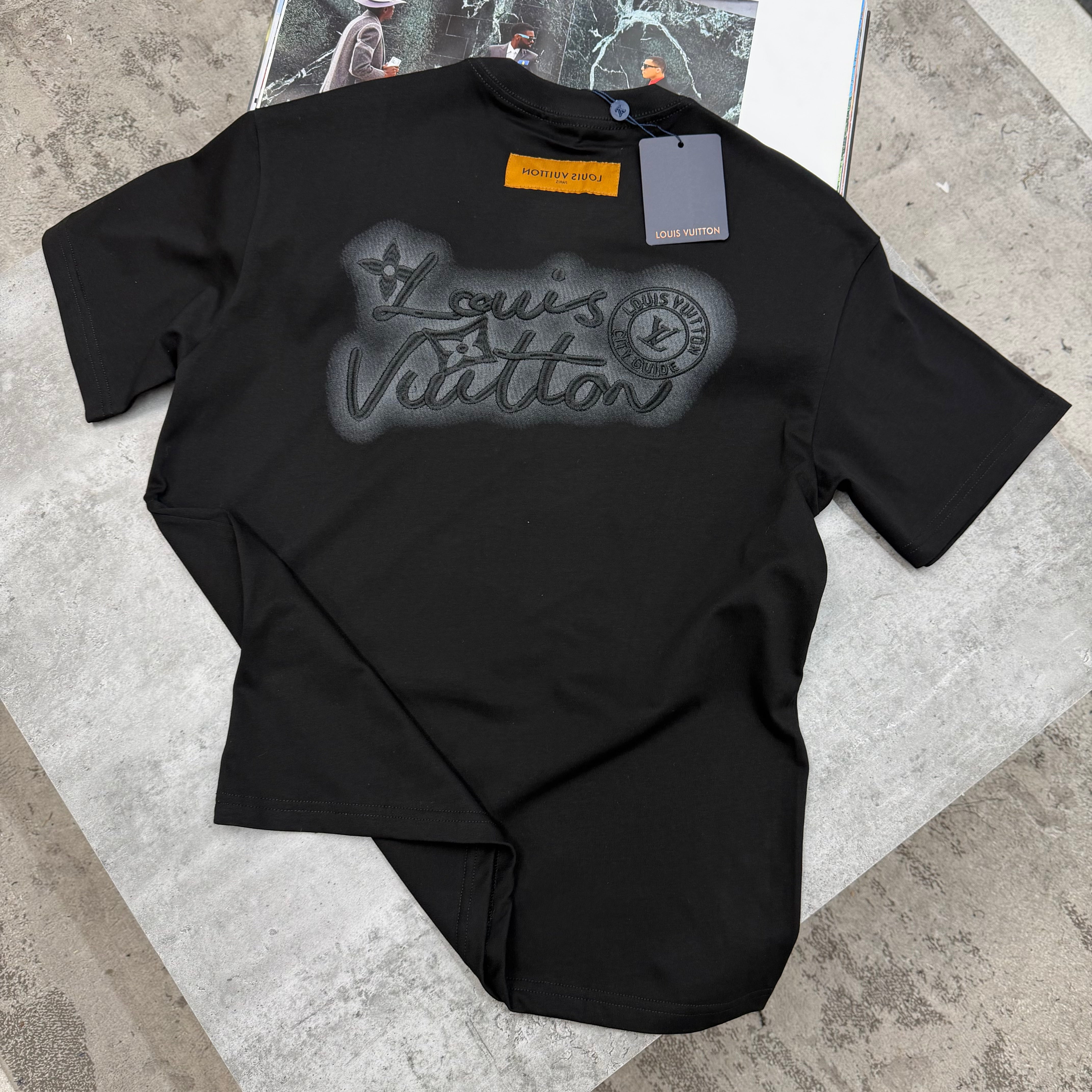 LVE - T-SHIRT - BLACK