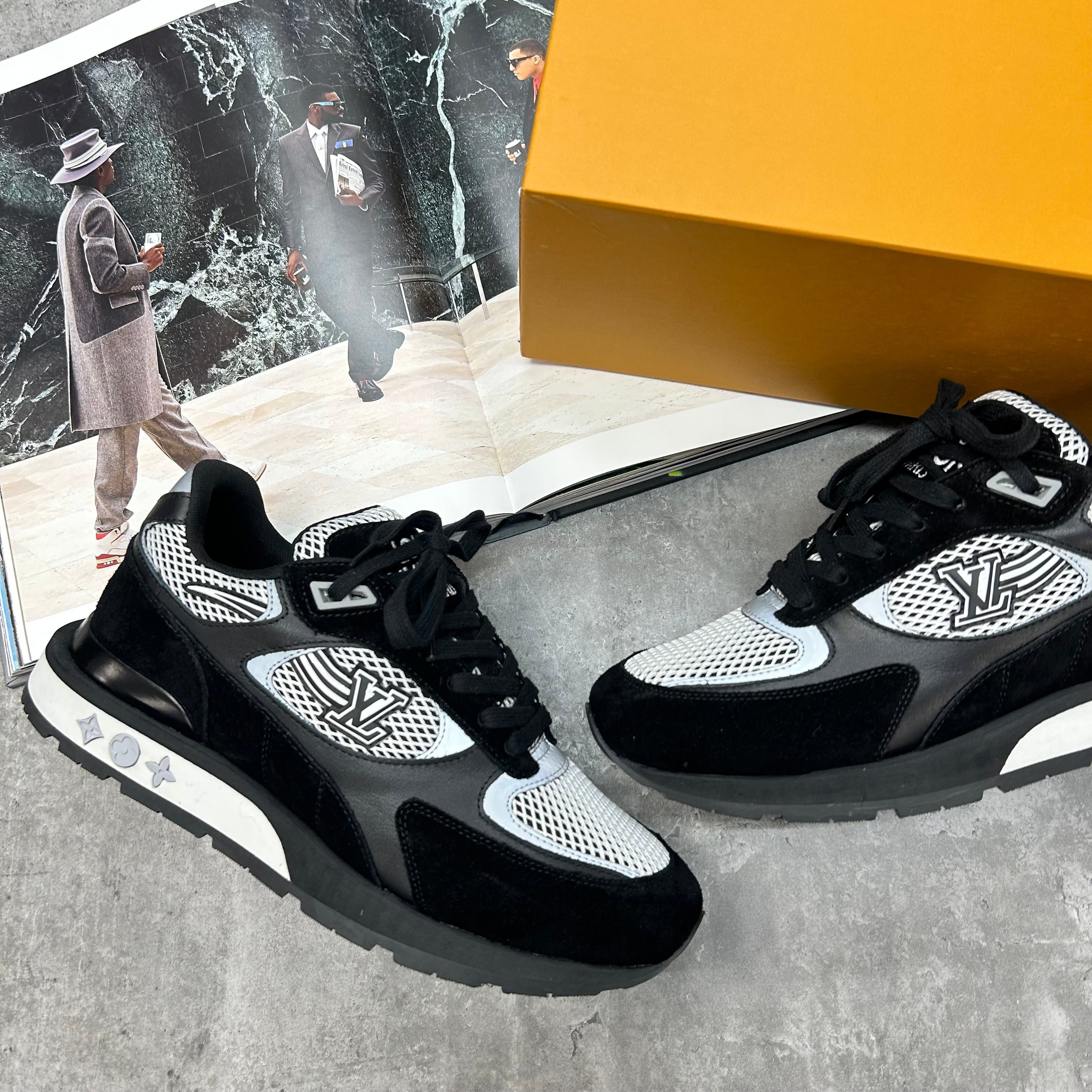 LVE TRAINERS (PRE-ORDER)