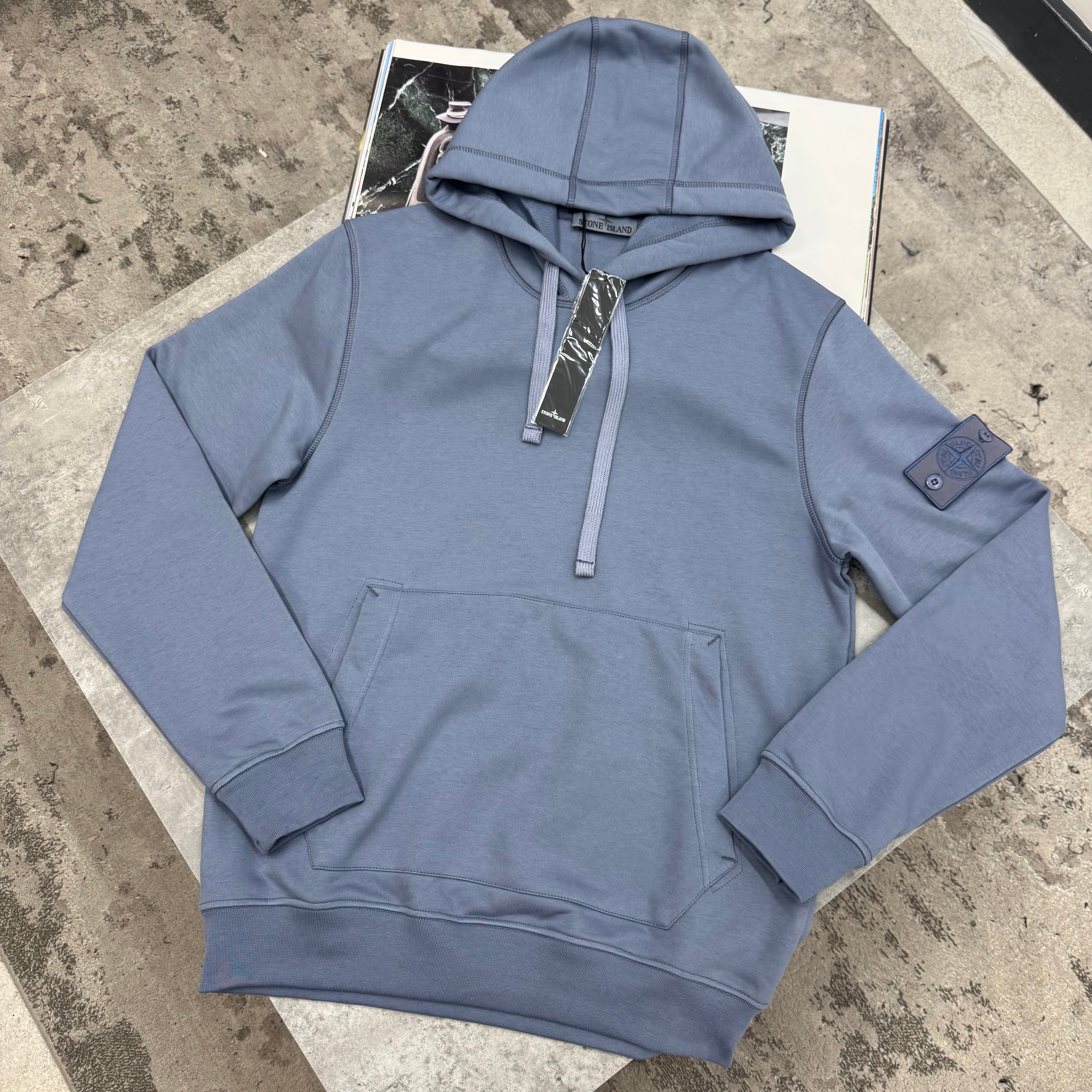 SI - GHOST BADGE HOODIE - PASTEL BLUE