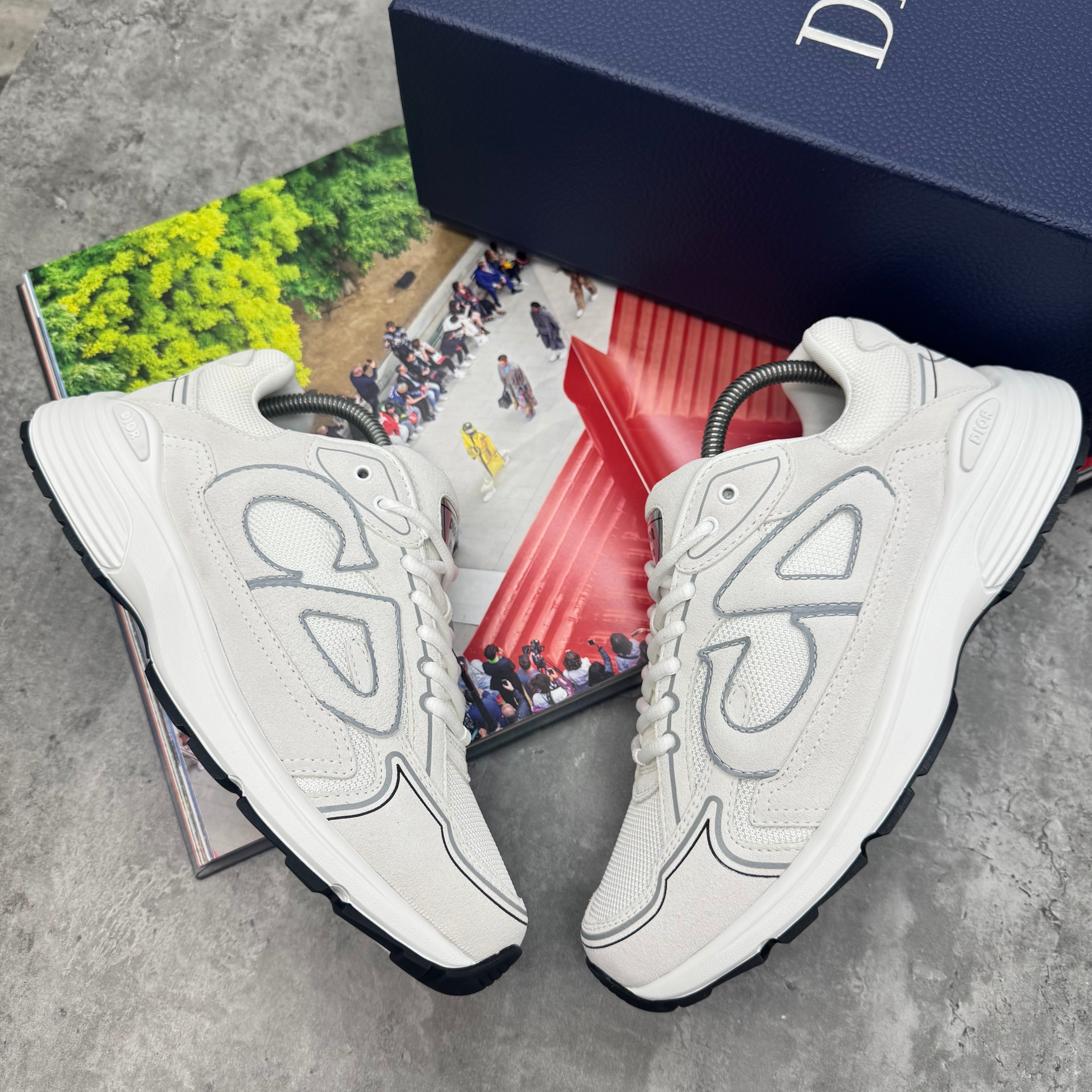 B30 - TRAINER - WHITE SUEDE