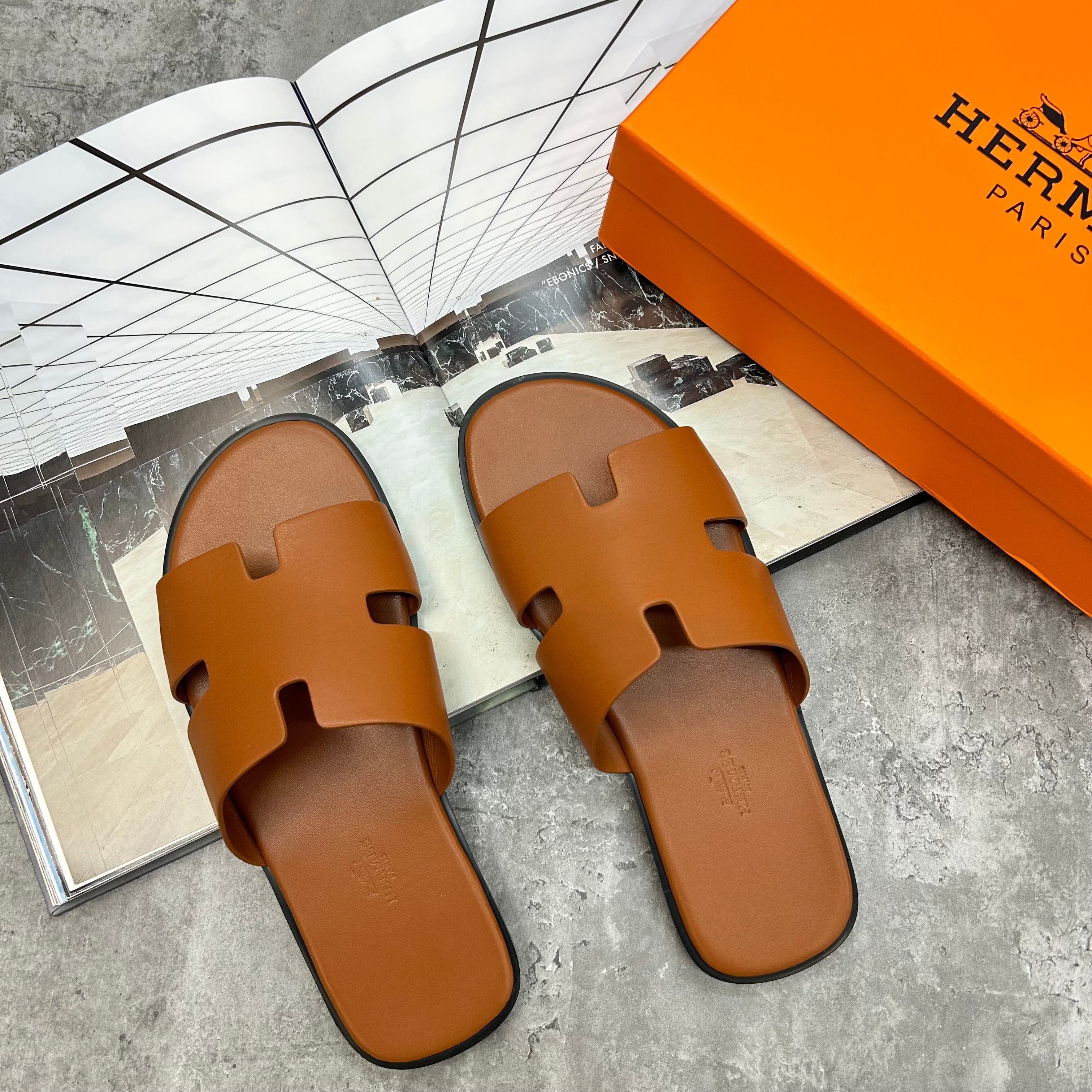 (PRE-ORDER) HMES - SLIDES - TAN