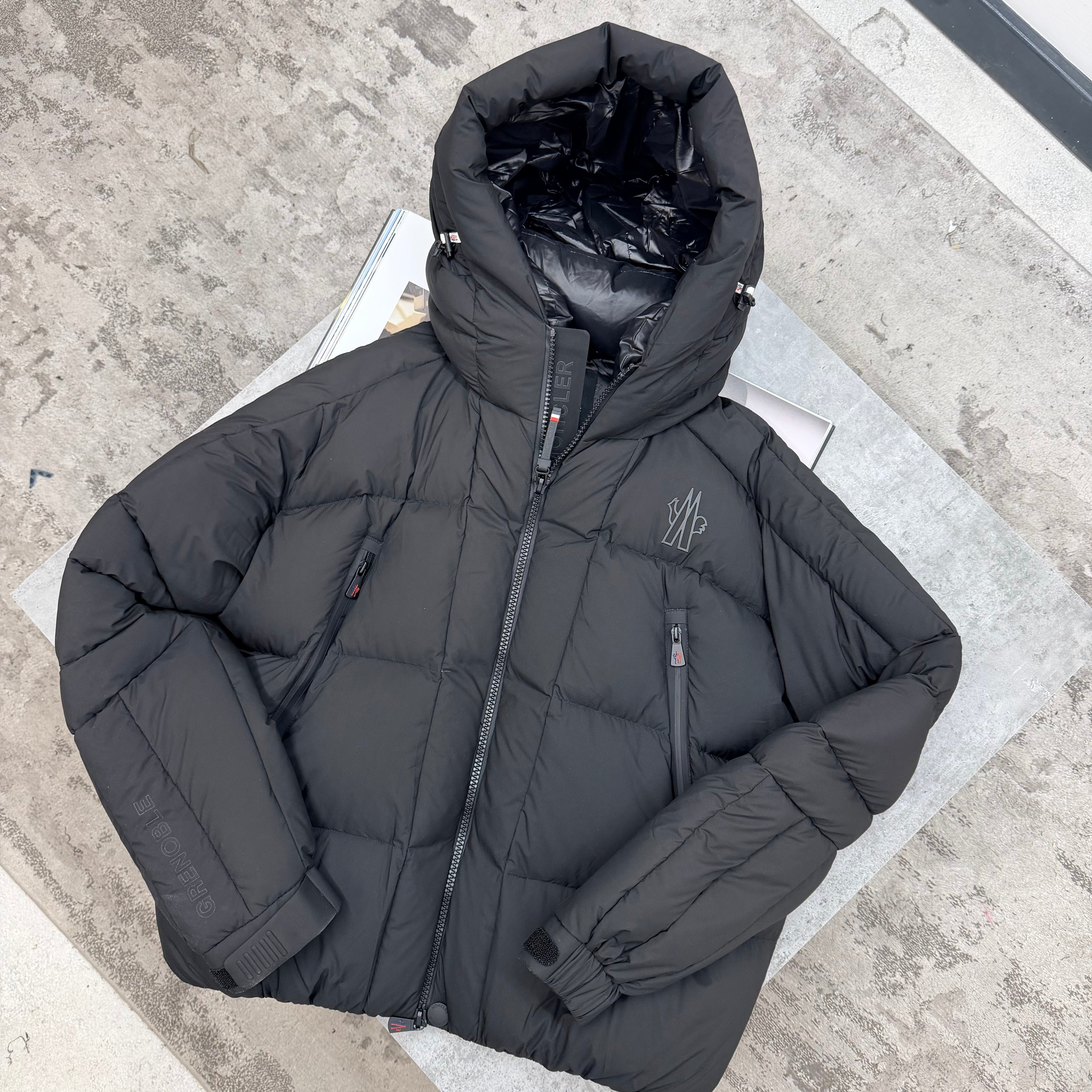 PUFFER COAT - BLACK