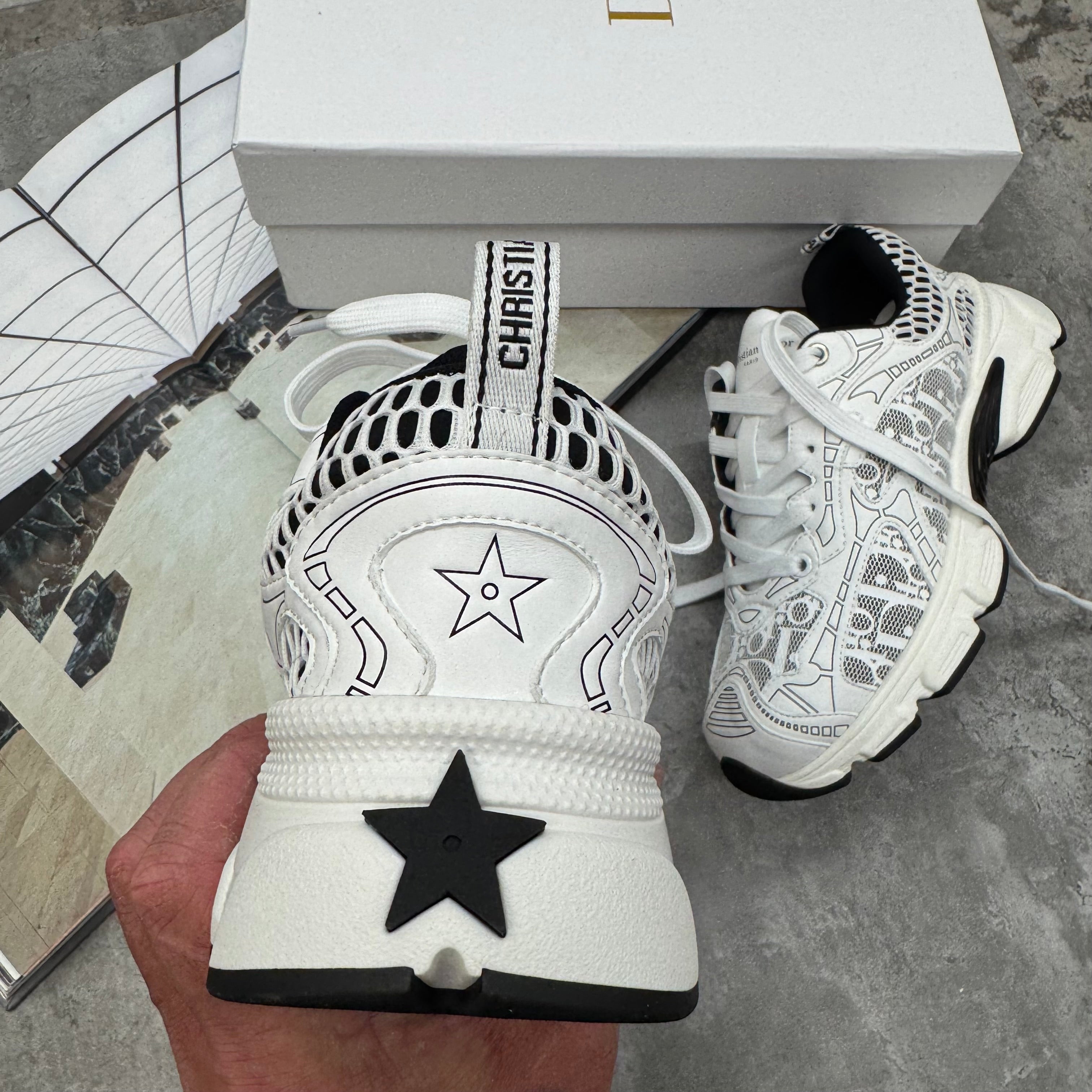 (PRE-ORDER) WOMENS CD VIBE TRAINER - WHITE