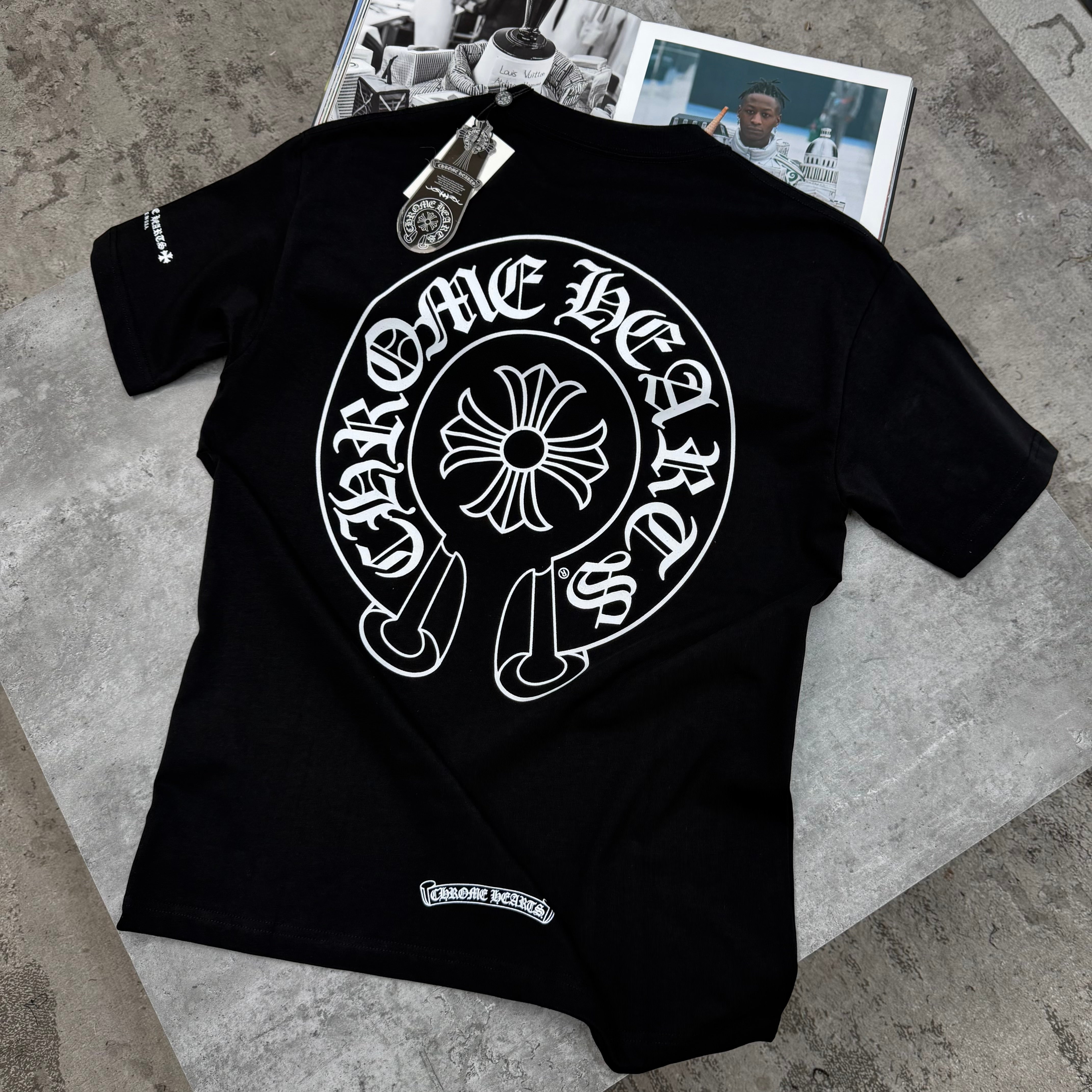 CH - T-SHIRT - BLACK